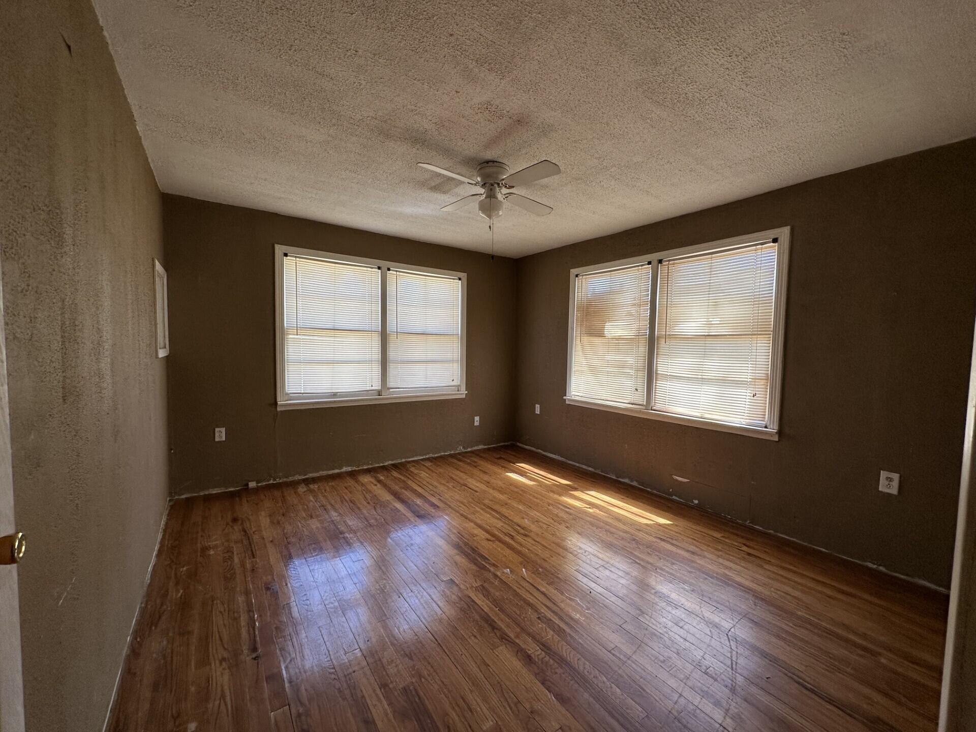 422 W Harris Street Property Photo 12