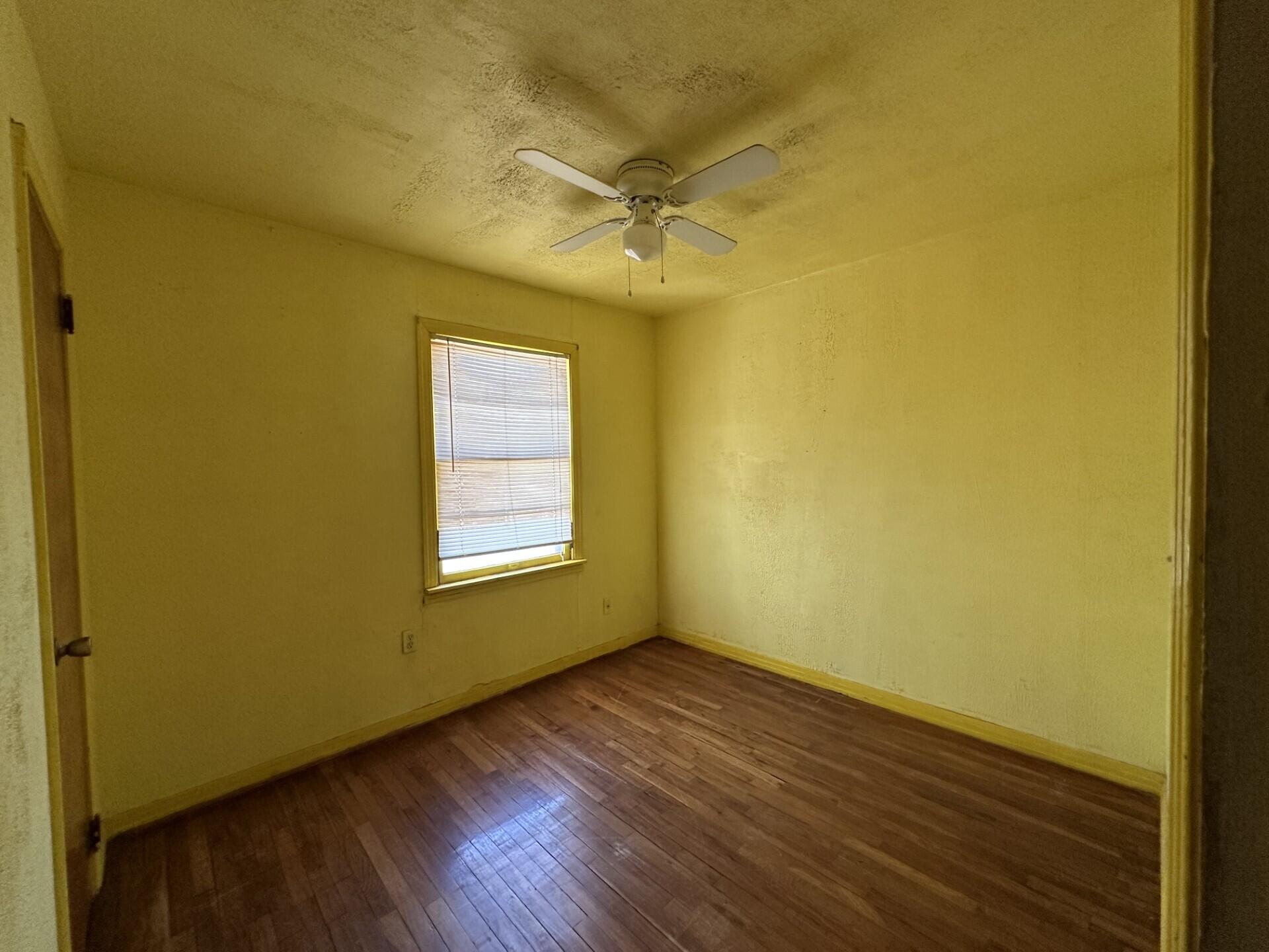 422 W Harris Street Property Photo 14
