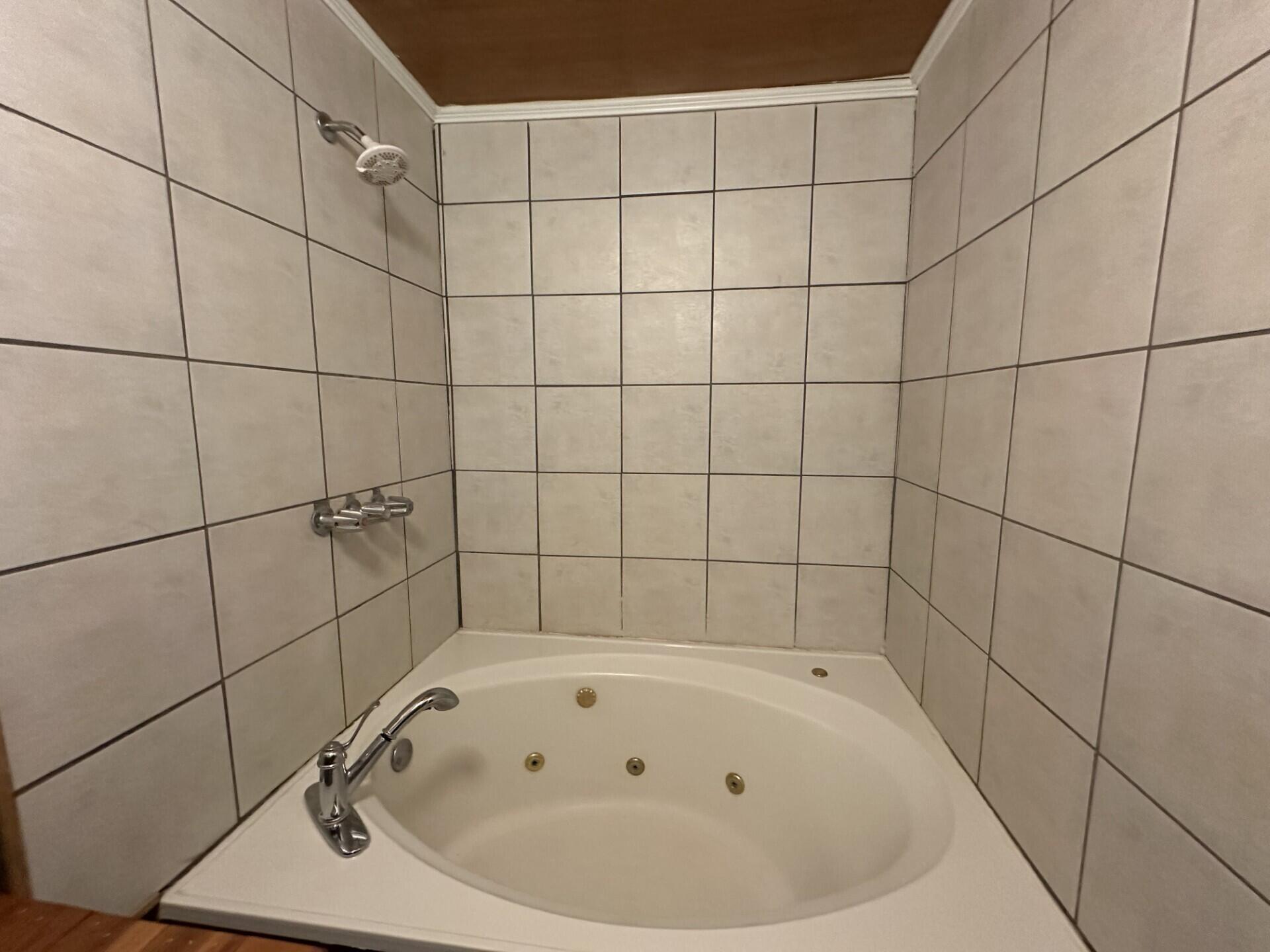 422 W Harris Street Property Photo 17