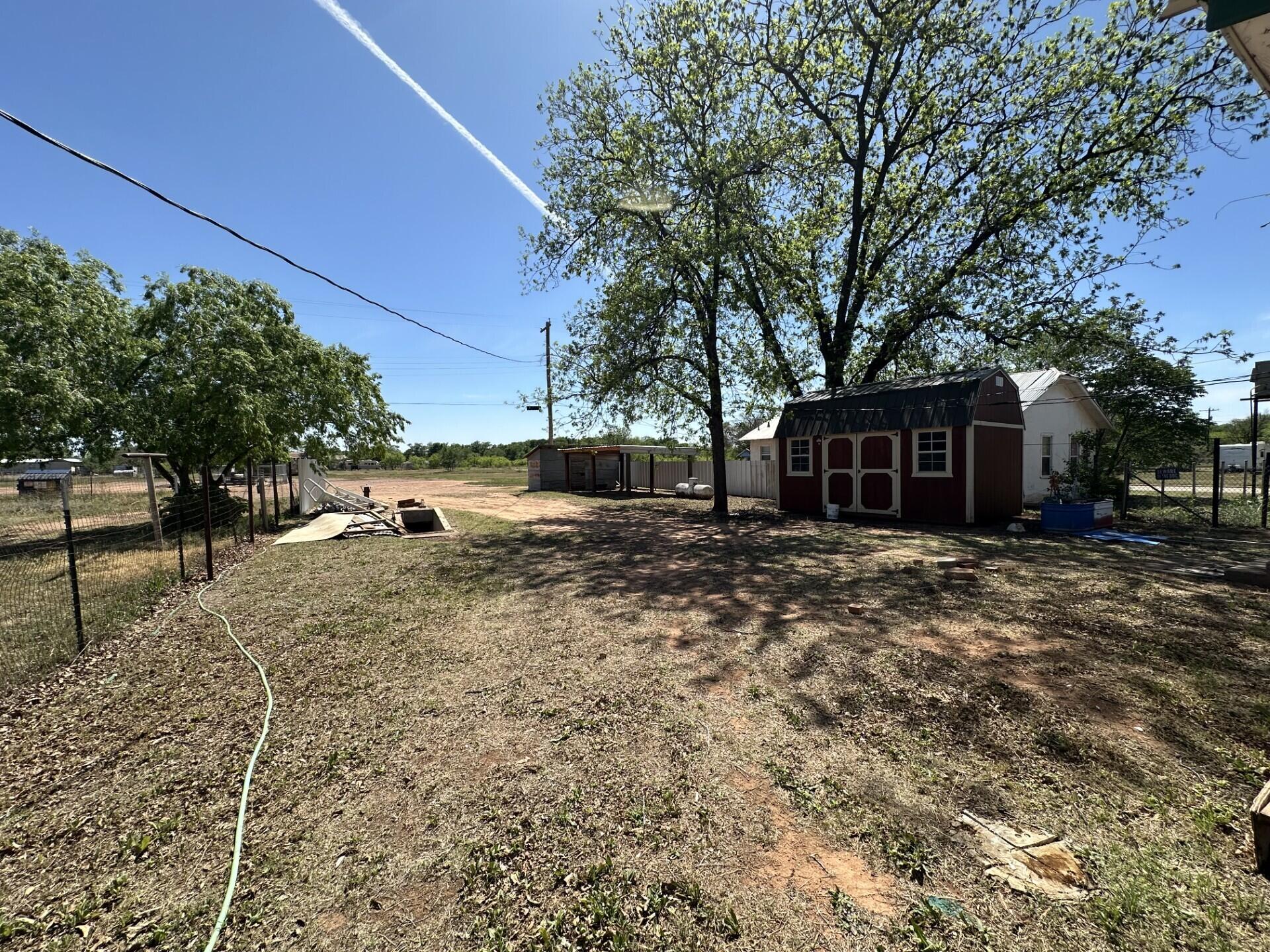 422 W Harris Street Property Photo 20