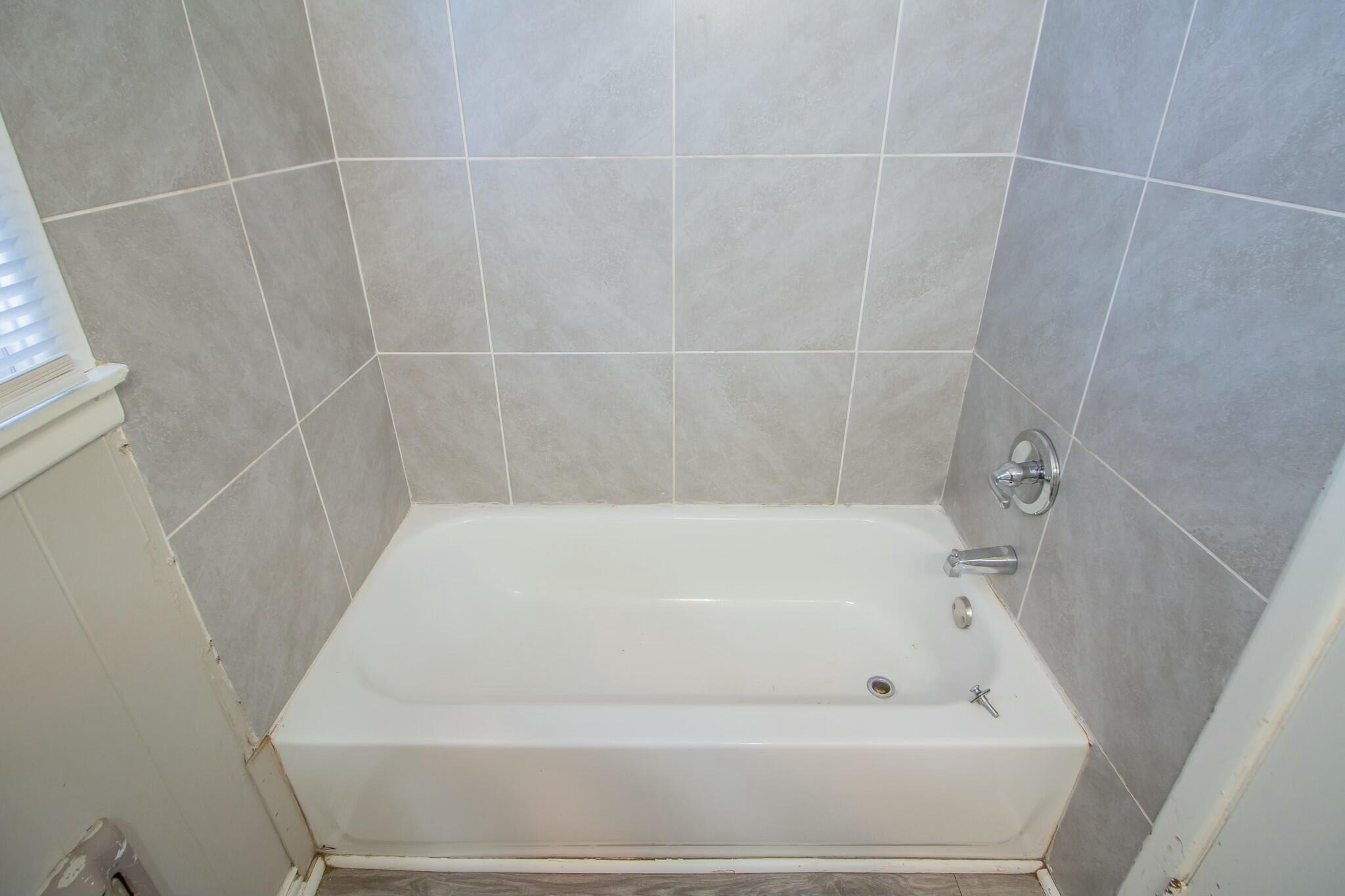 4629 Elgin Avenue Property Photo 8
