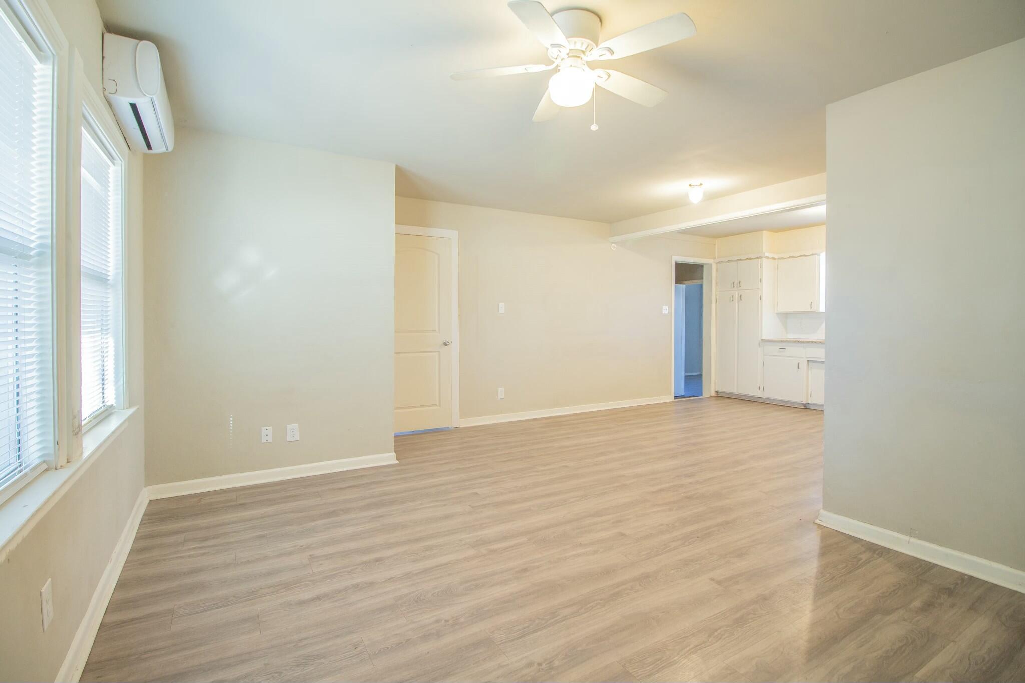 4629 Elgin Avenue Property Photo 10
