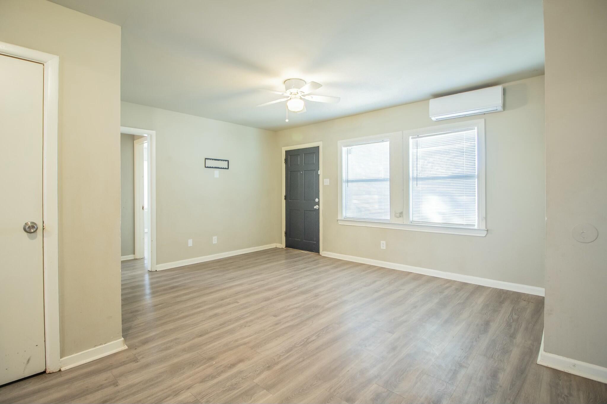 4629 Elgin Avenue Property Photo 11