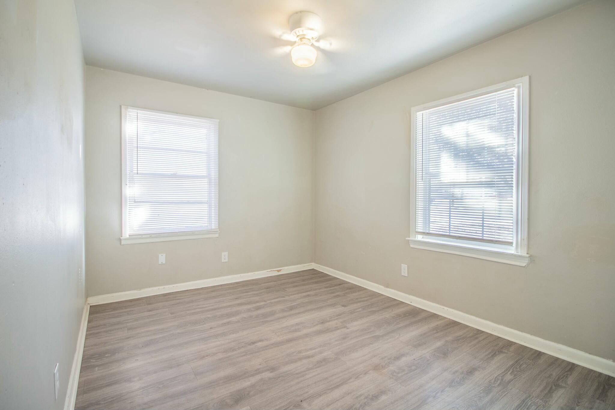 4629 Elgin Avenue Property Photo 16