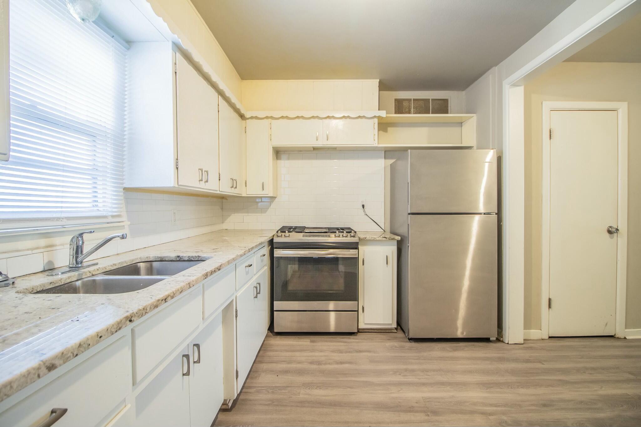 4629 Elgin Avenue Property Photo 18