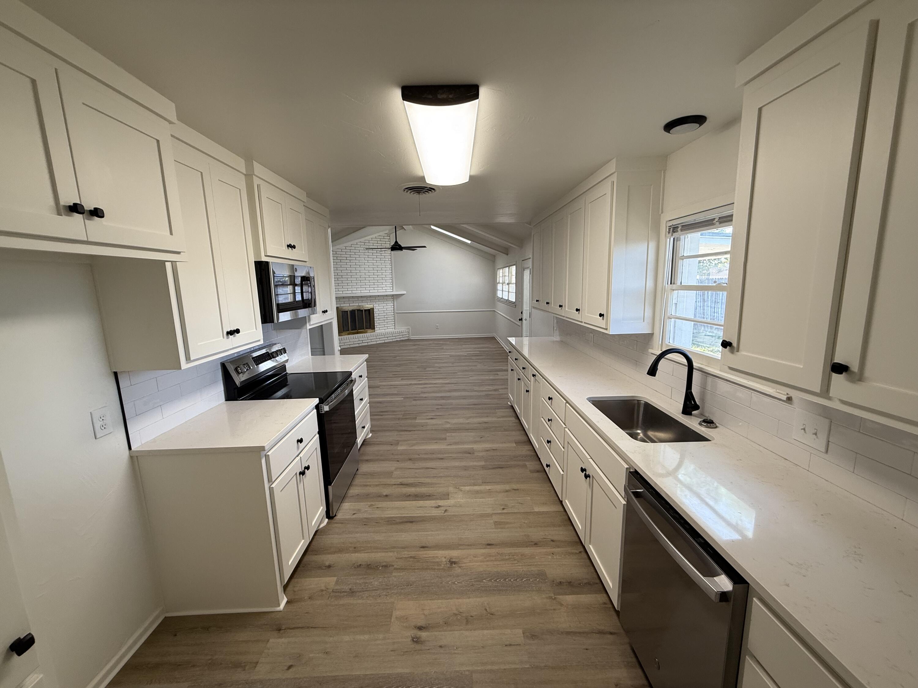 5431 9th Street Property Photo 2