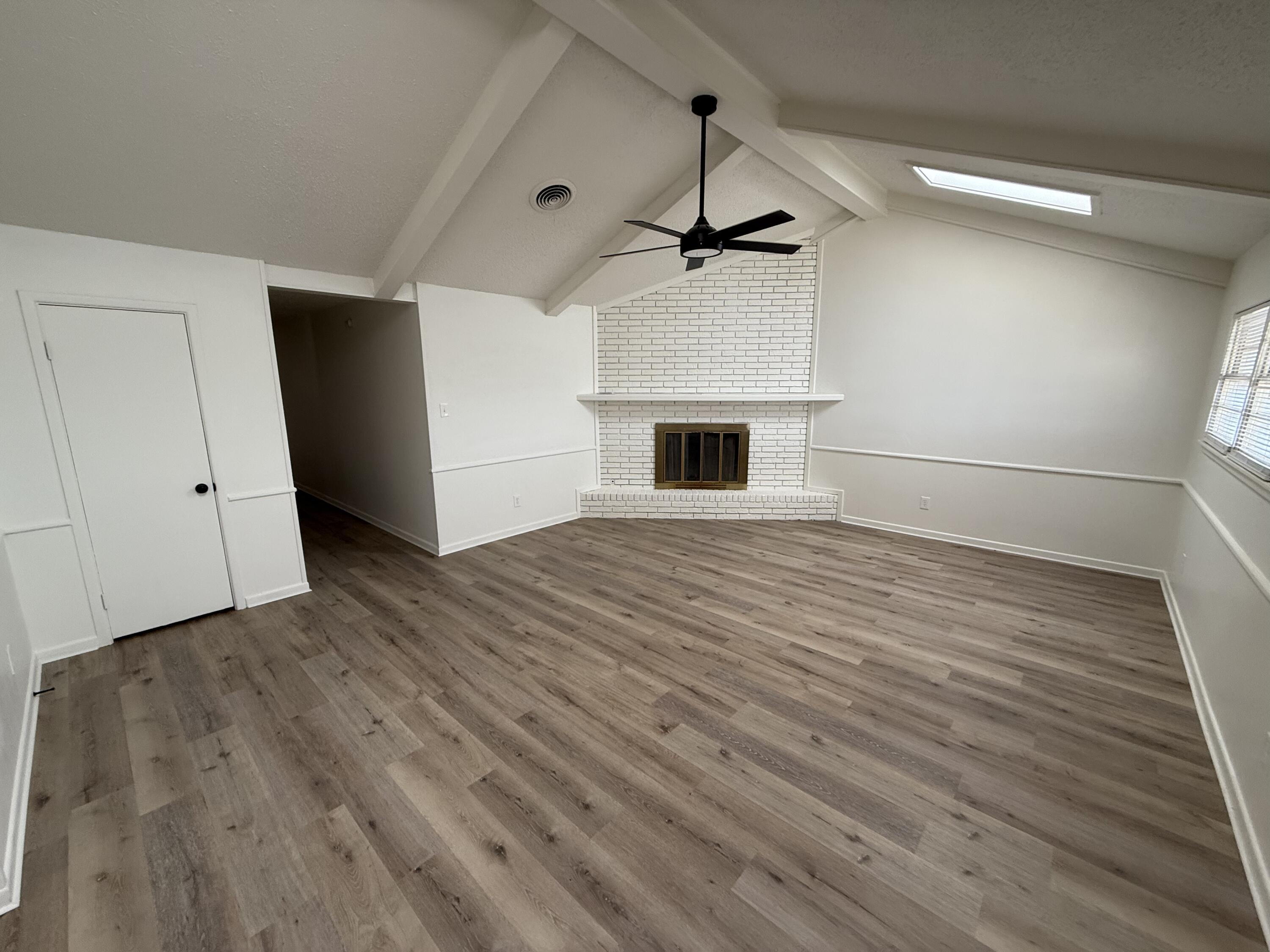 5431 9th Street Property Photo 4