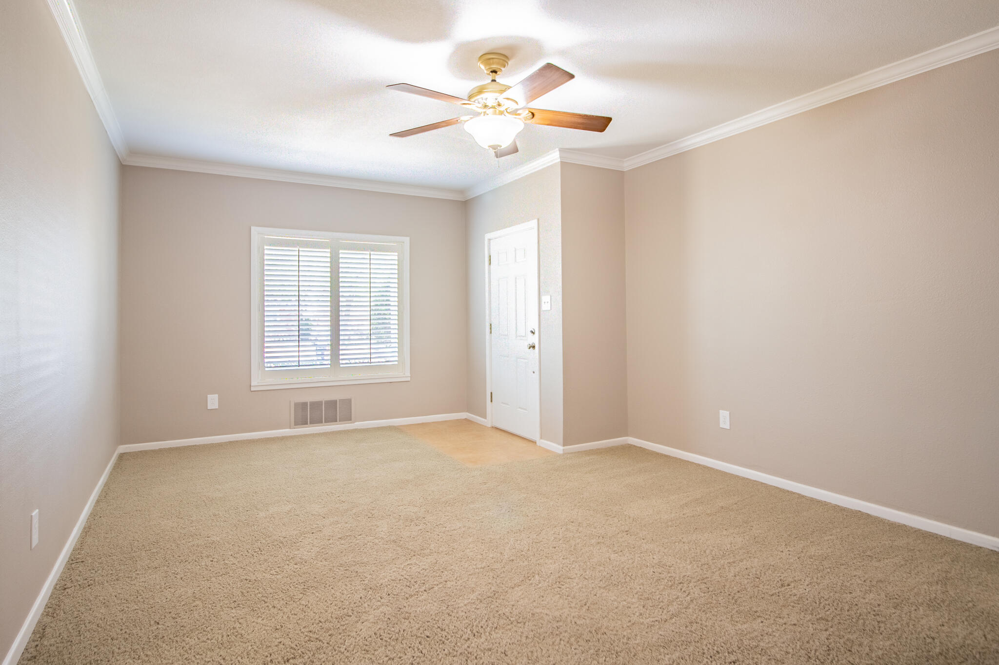 4831 10th Street Property Photo 5