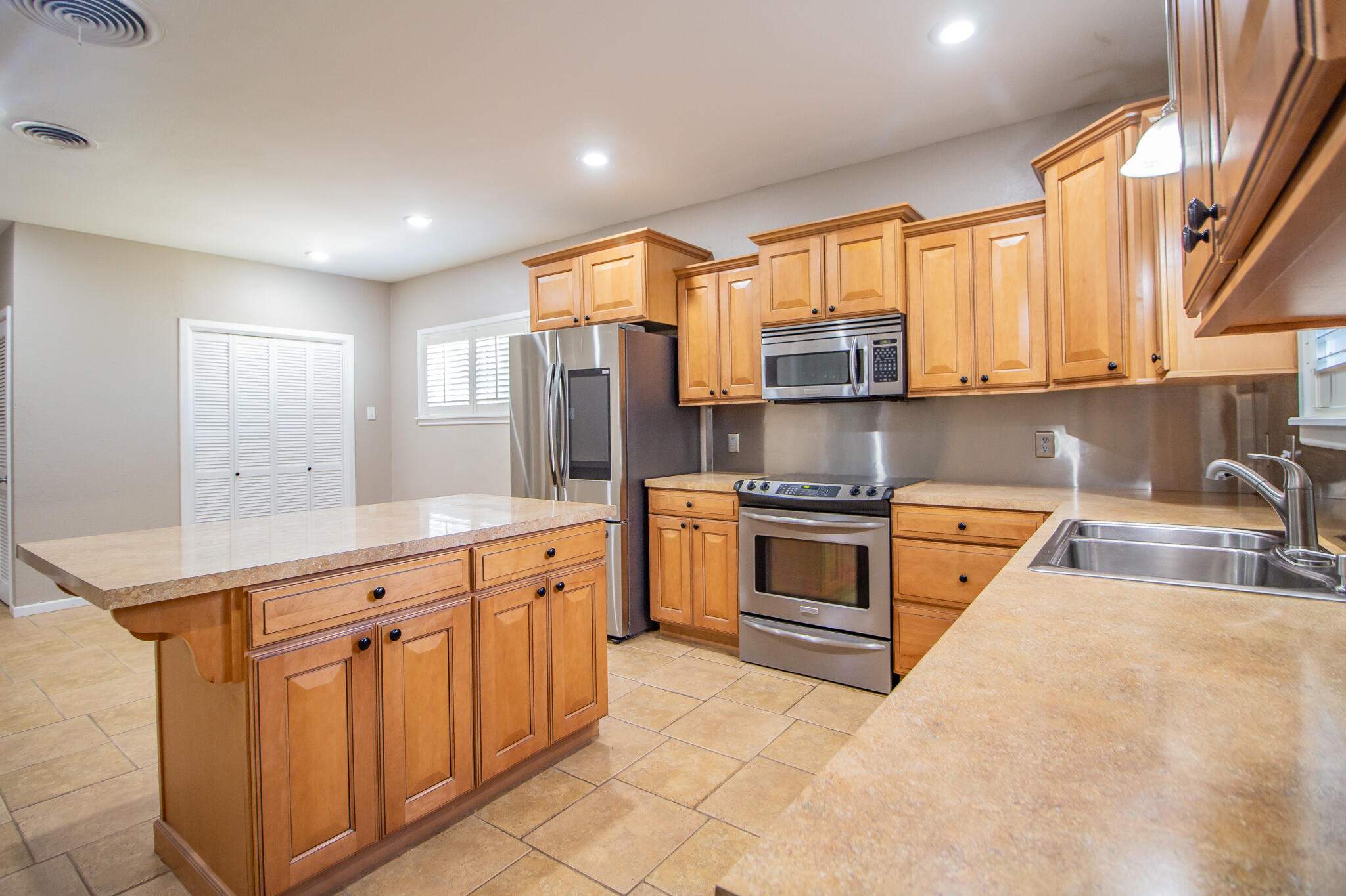 4831 10th Street Property Photo 12