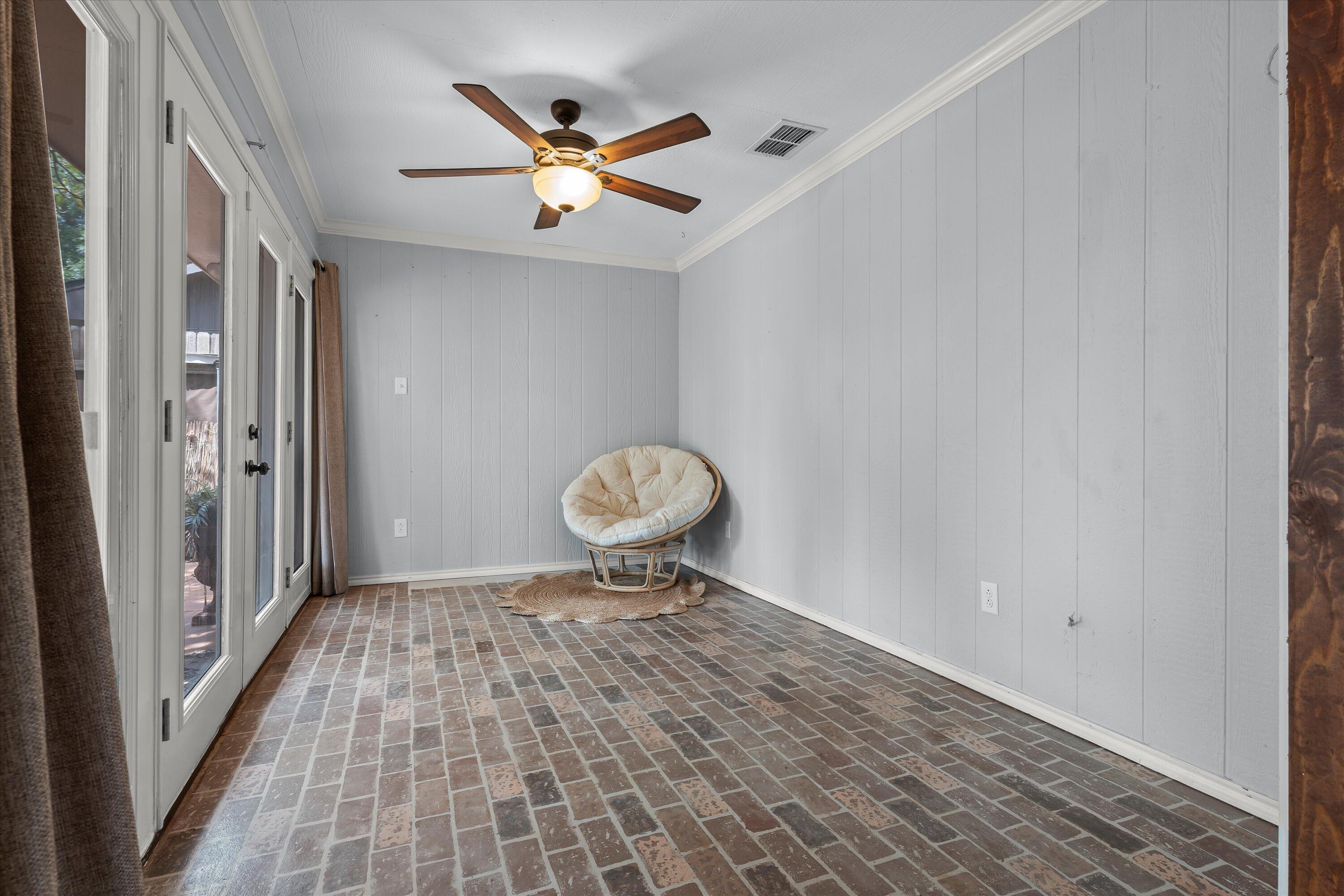 5411 89th Street Property Photo 8