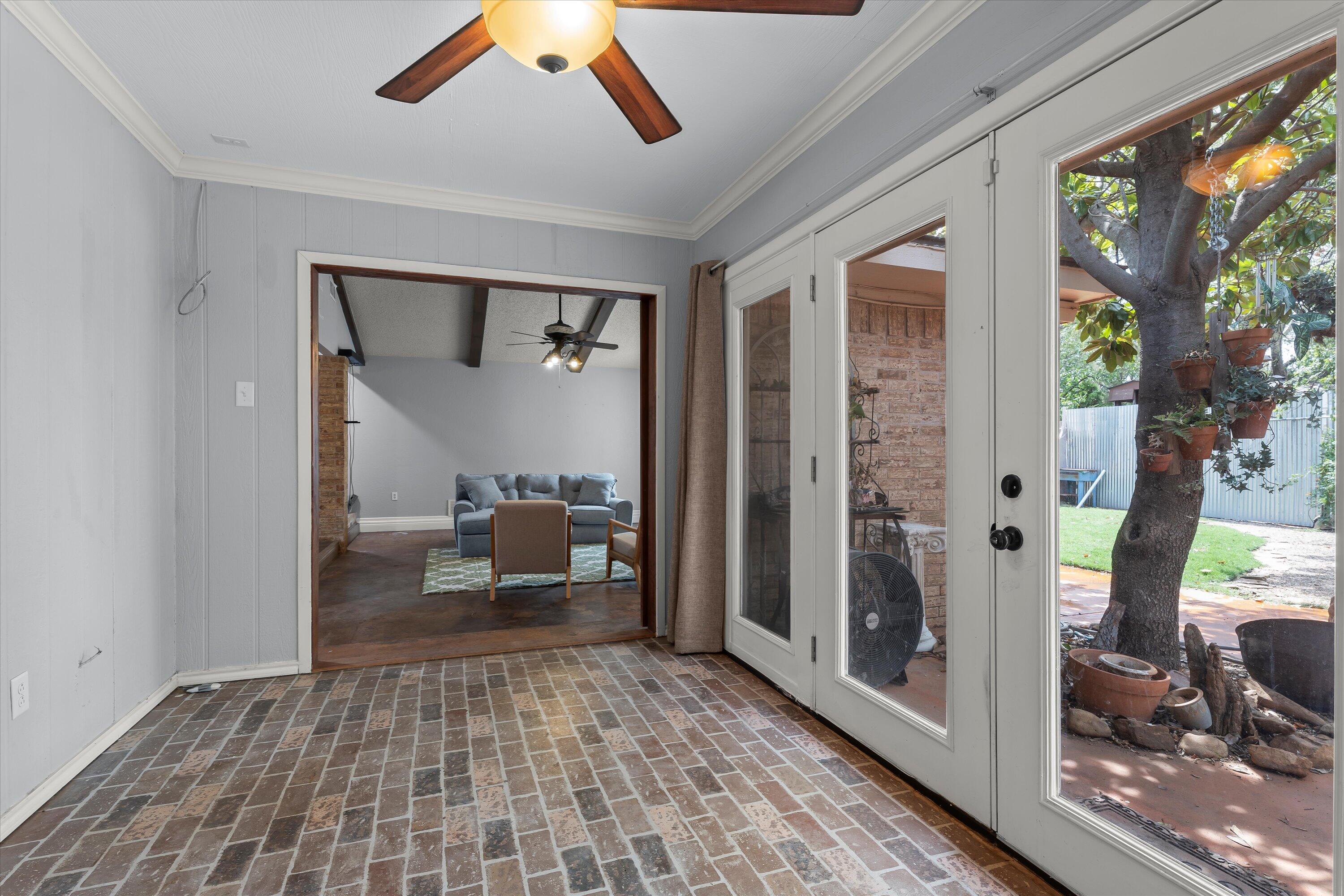 5411 89th Street Property Photo 9