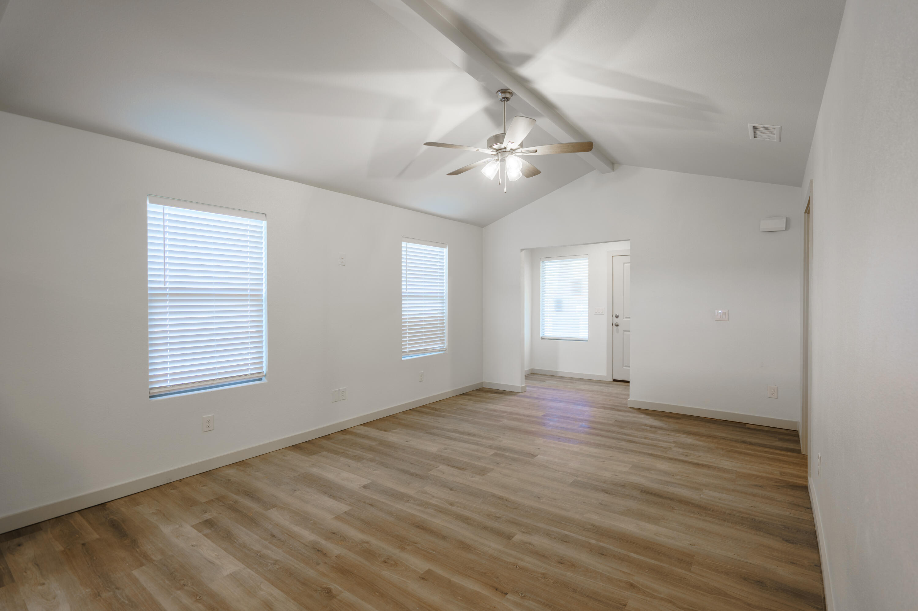 8013 Date Avenue Property Photo 4