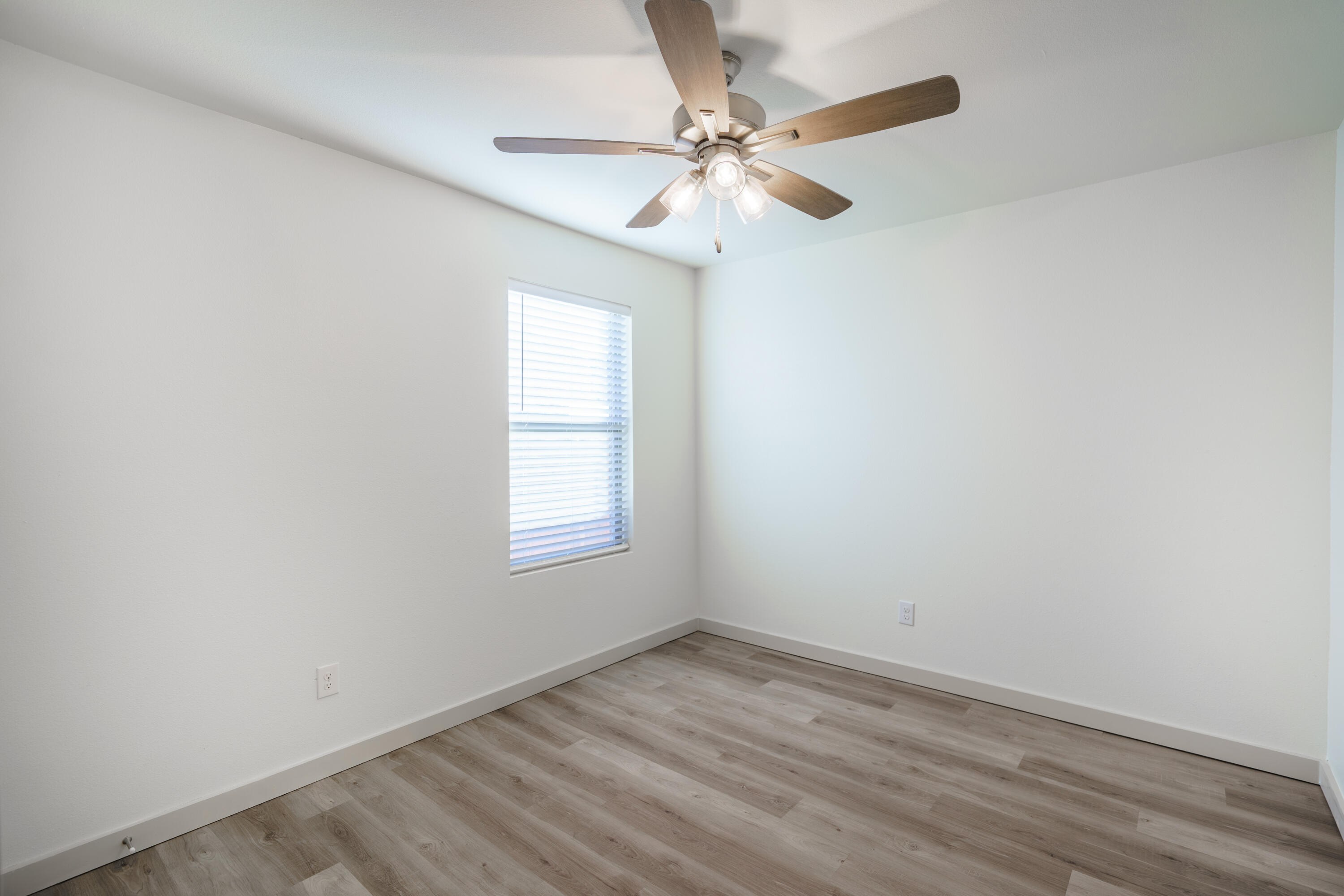8013 Date Avenue Property Photo 12