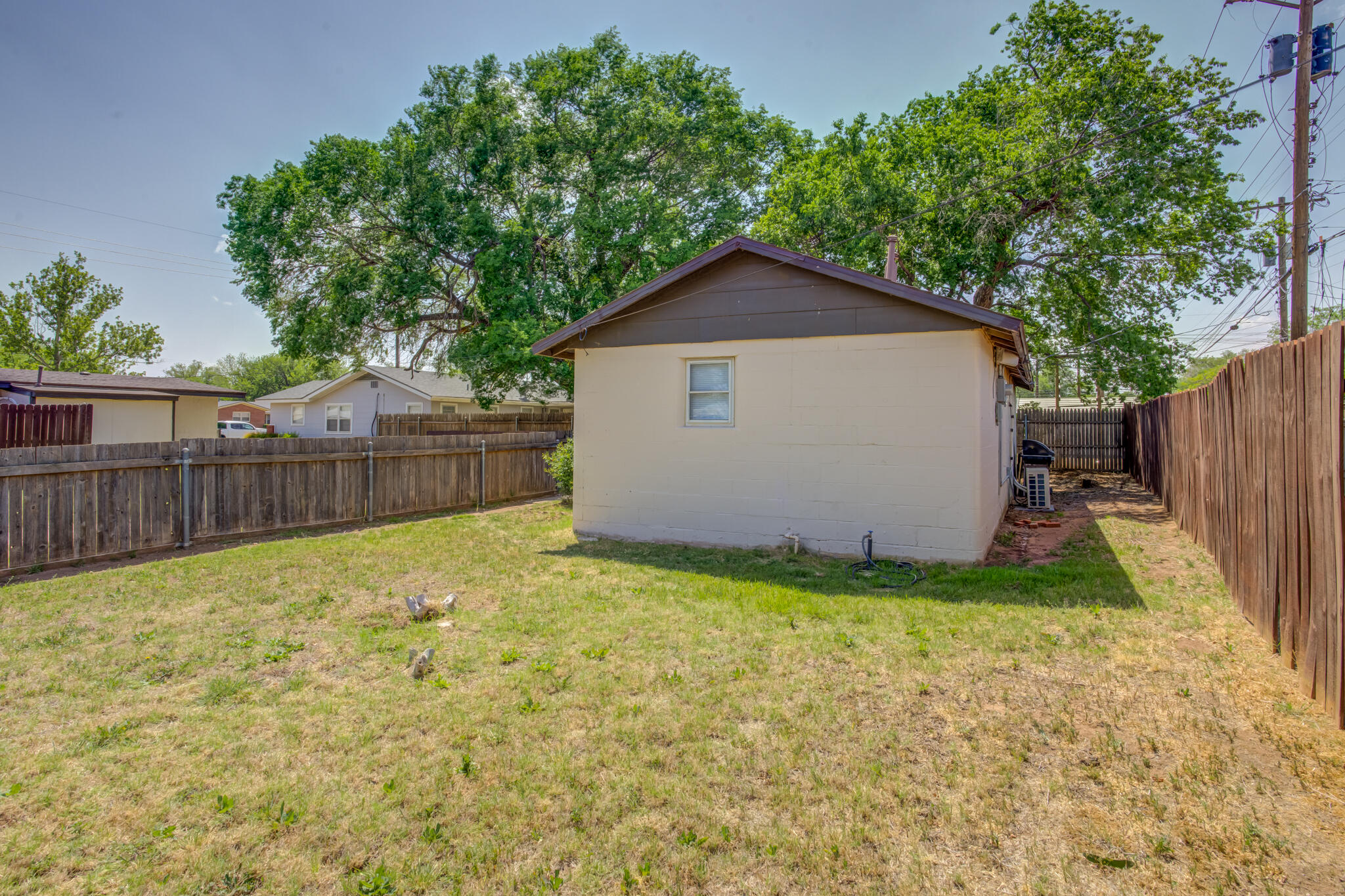 4716 42nd Street Property Photo 6