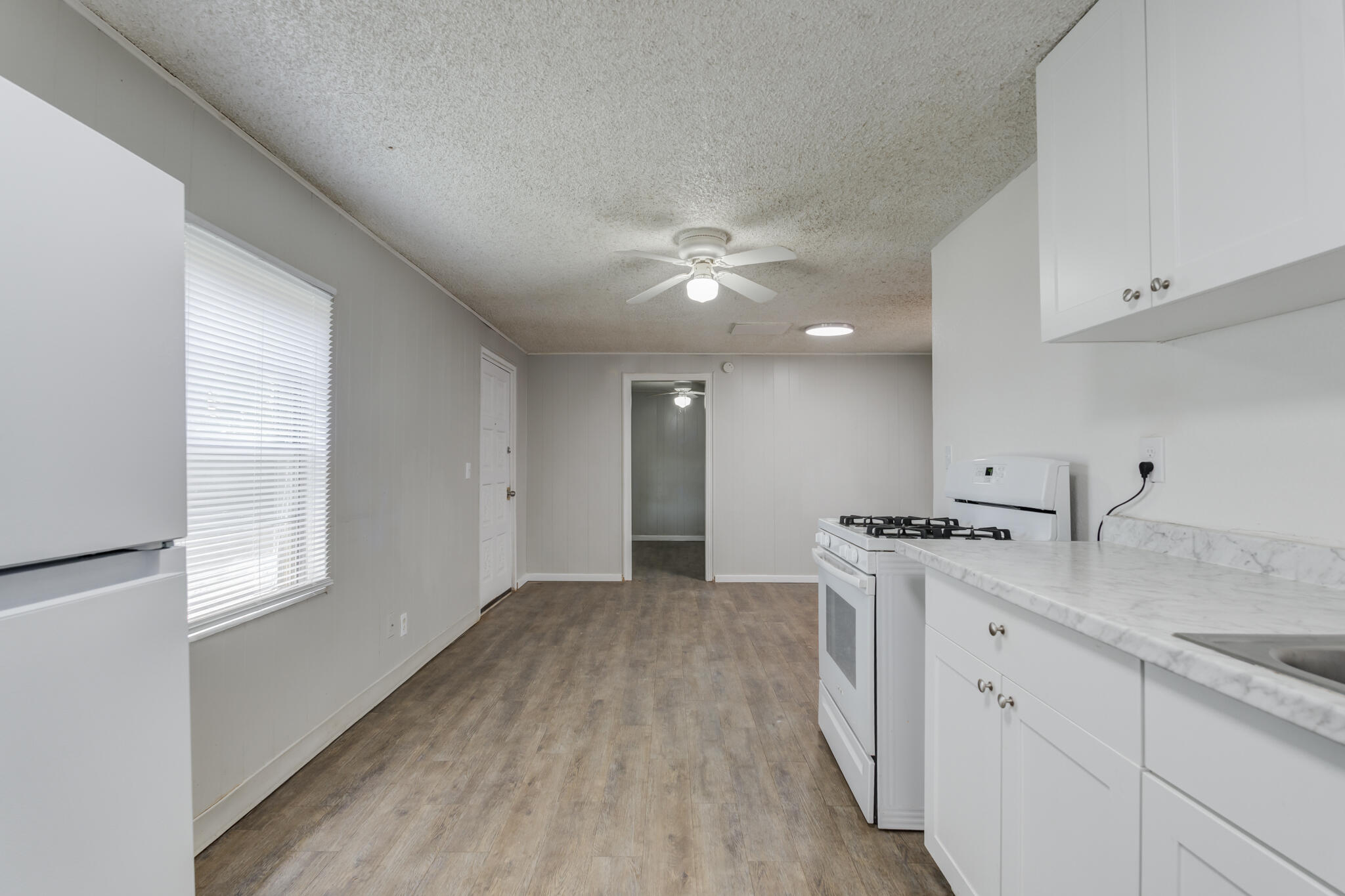 4716 42nd Street Property Photo 11