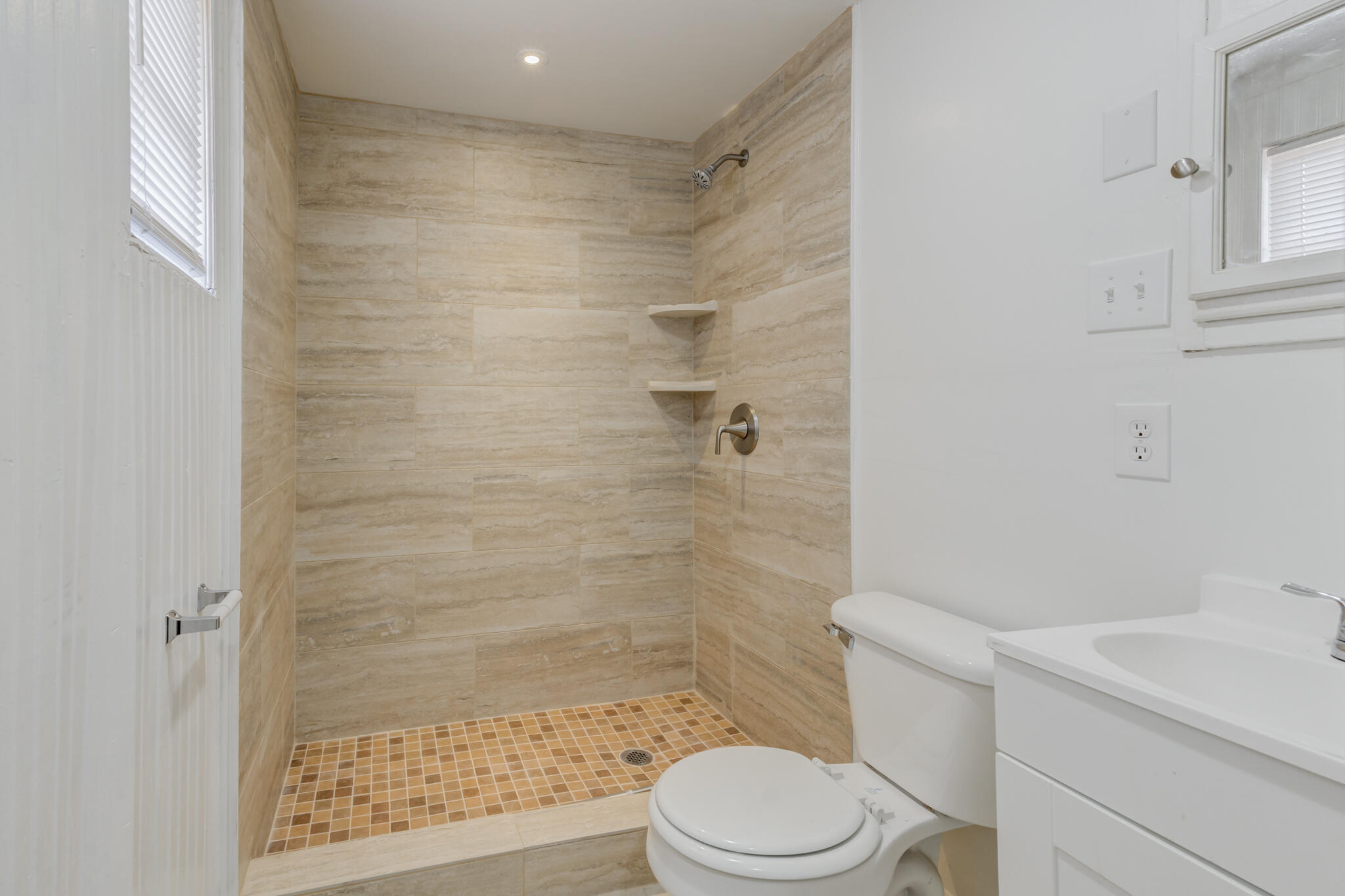 4716 42nd Street Property Photo 14
