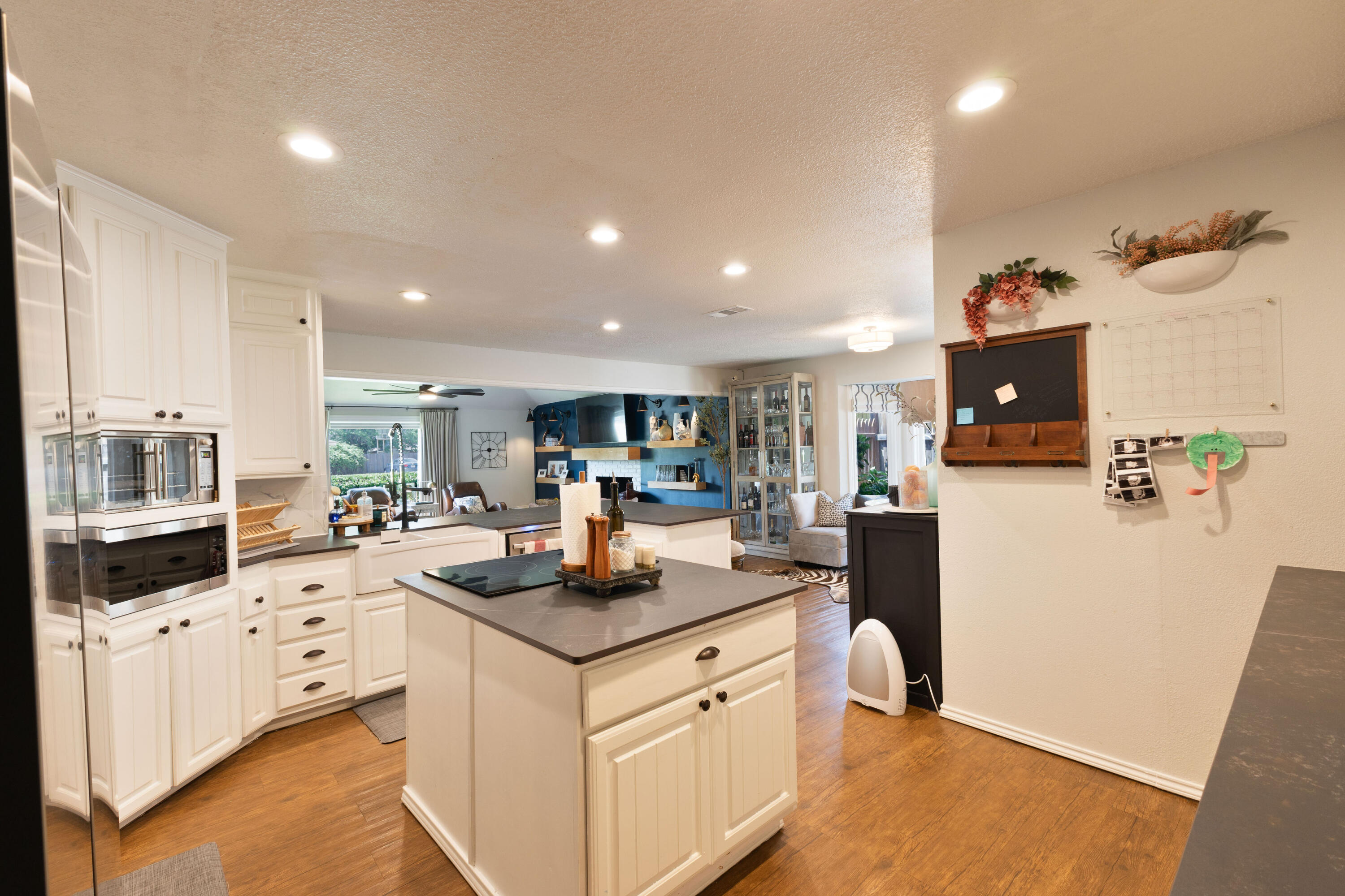 6109 Elkhart Avenue Property Photo 12