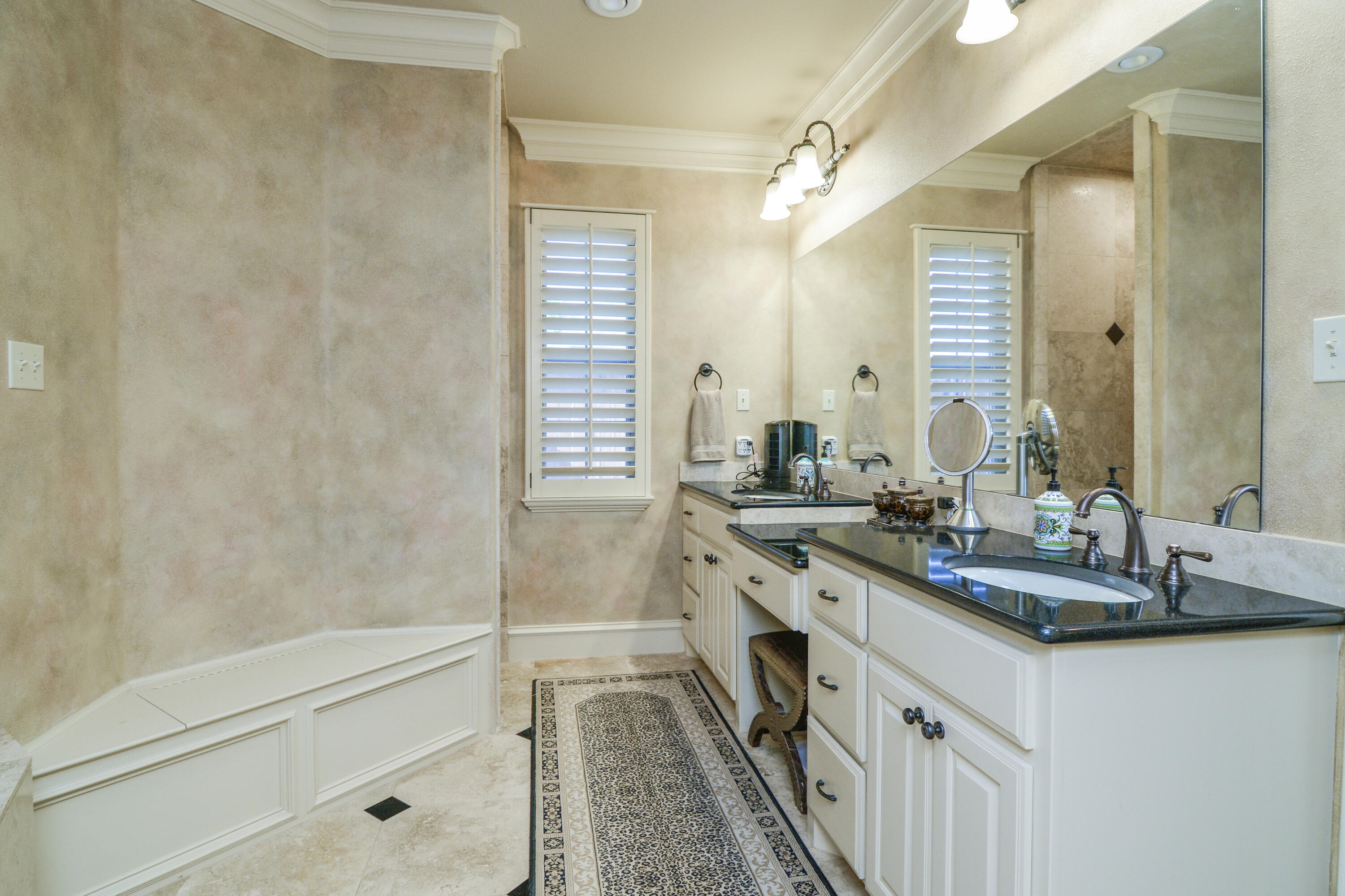 1106 N 14th Street Property Photo 40