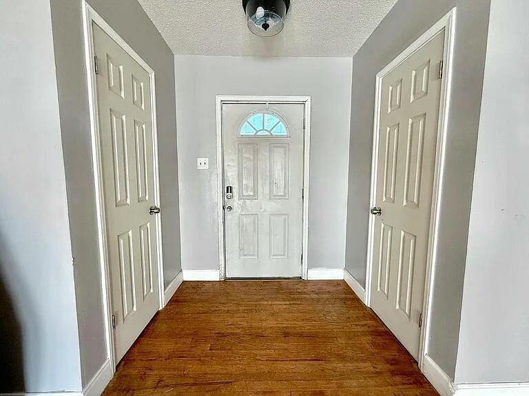 2205 28th Street Property Photo 3
