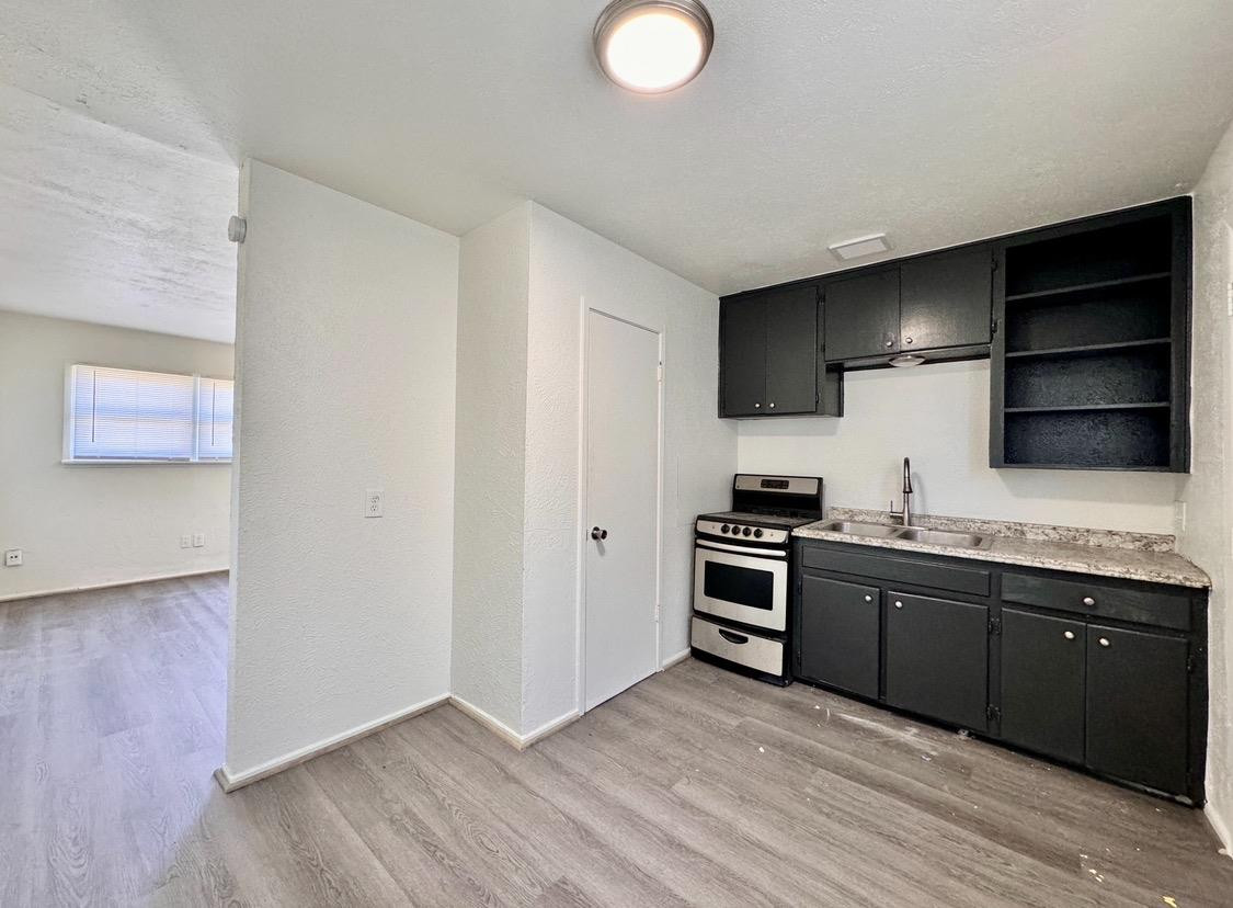 531 42nd Street Property Photo 5