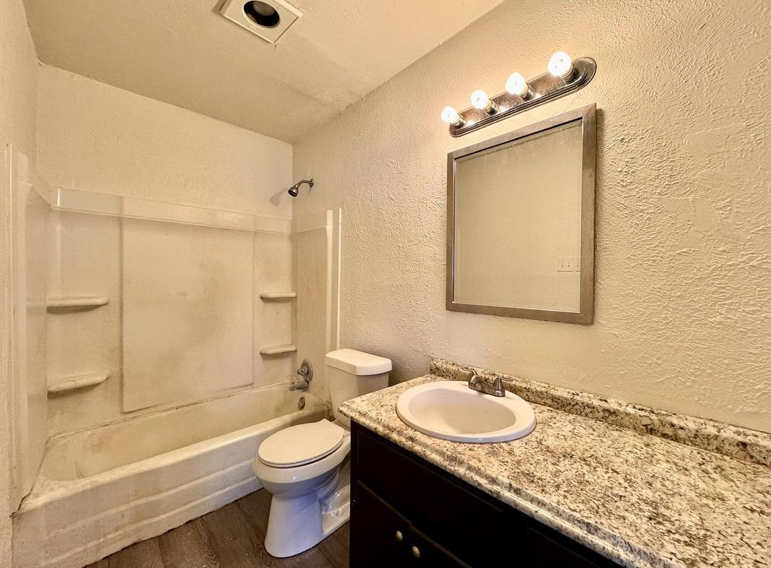 531 42nd Street Property Photo 7
