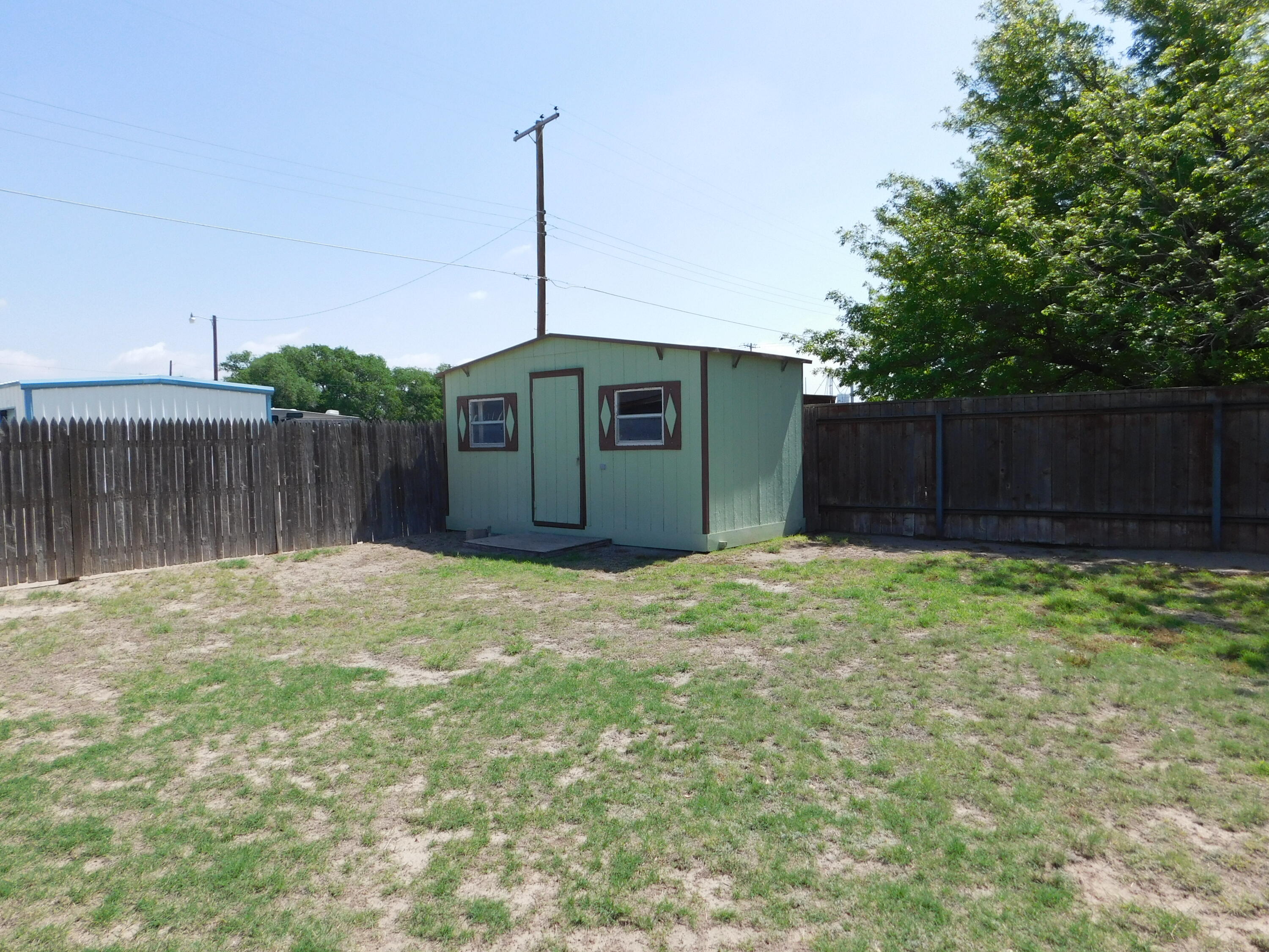 1820 W Ave B Property Photo 22