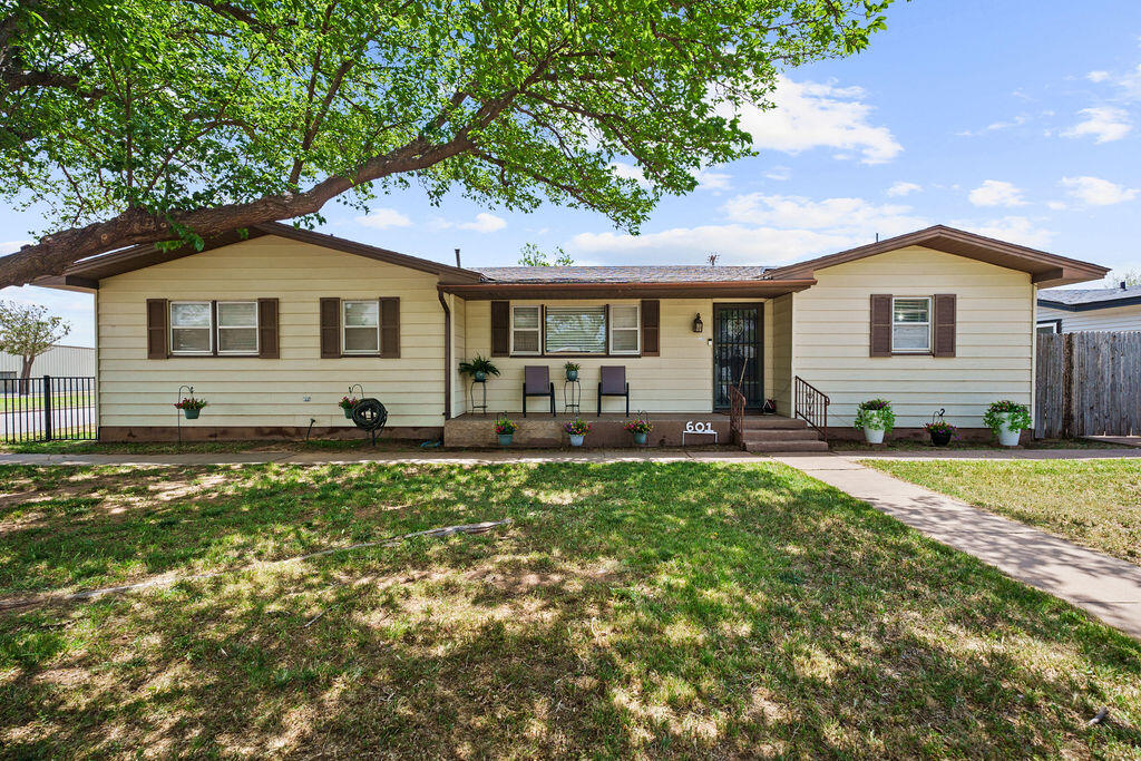 601 7th Street Property Photo 1