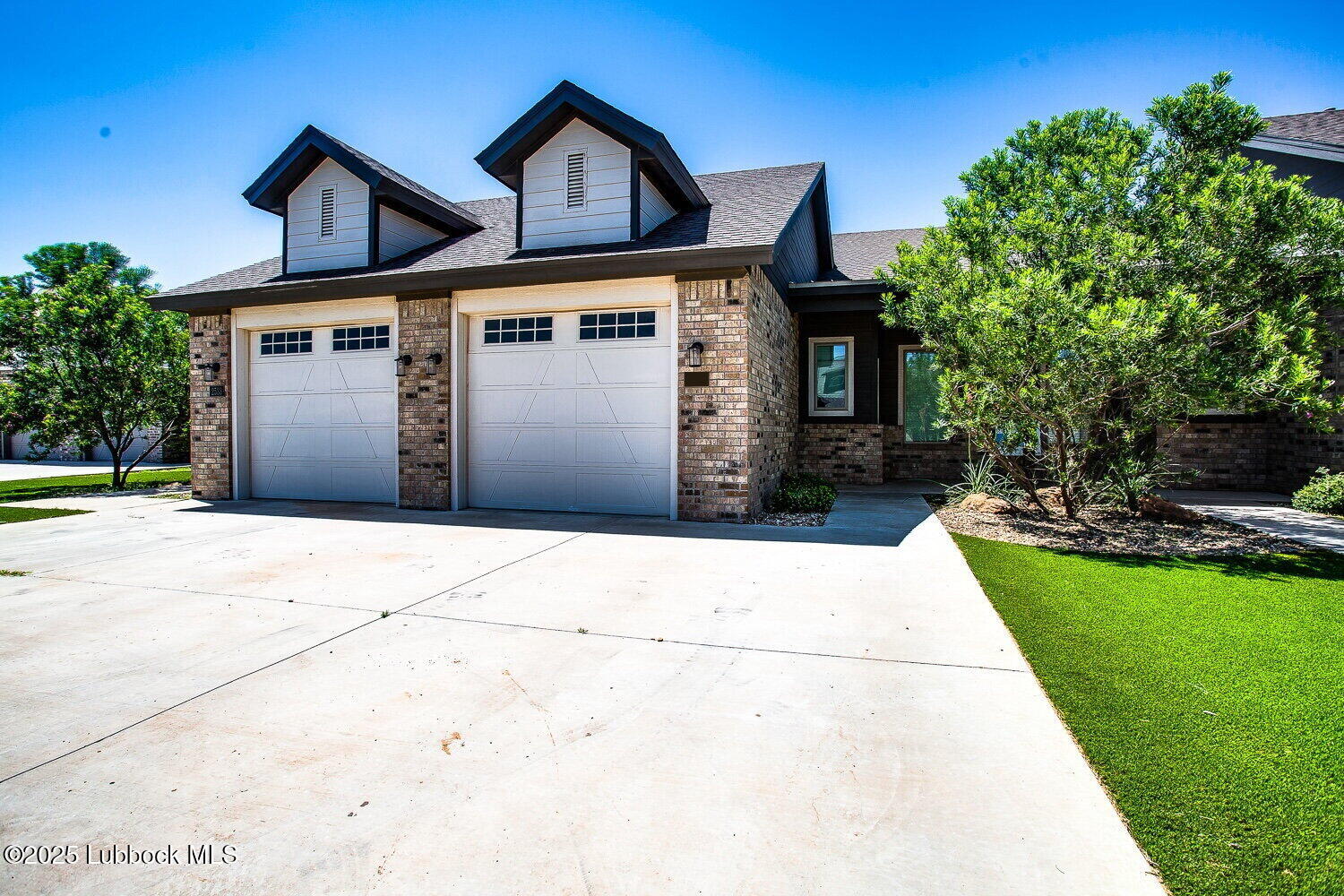 2537 138th Street Property Photo