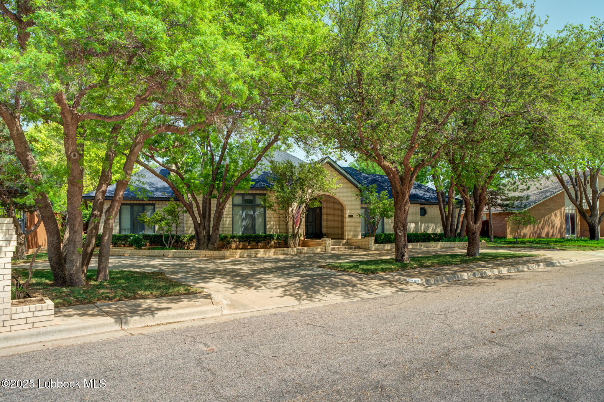 5104 18th Place Property Photo 1