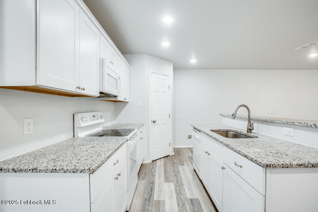 5514 Jarvis Street Property Photo 10