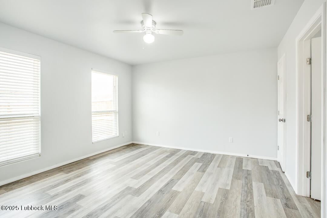 5514 Jarvis Street Property Photo 11