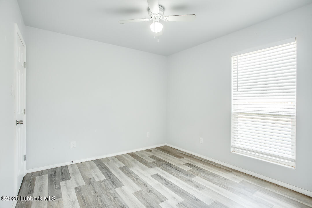 5514 Jarvis Street Property Photo 14