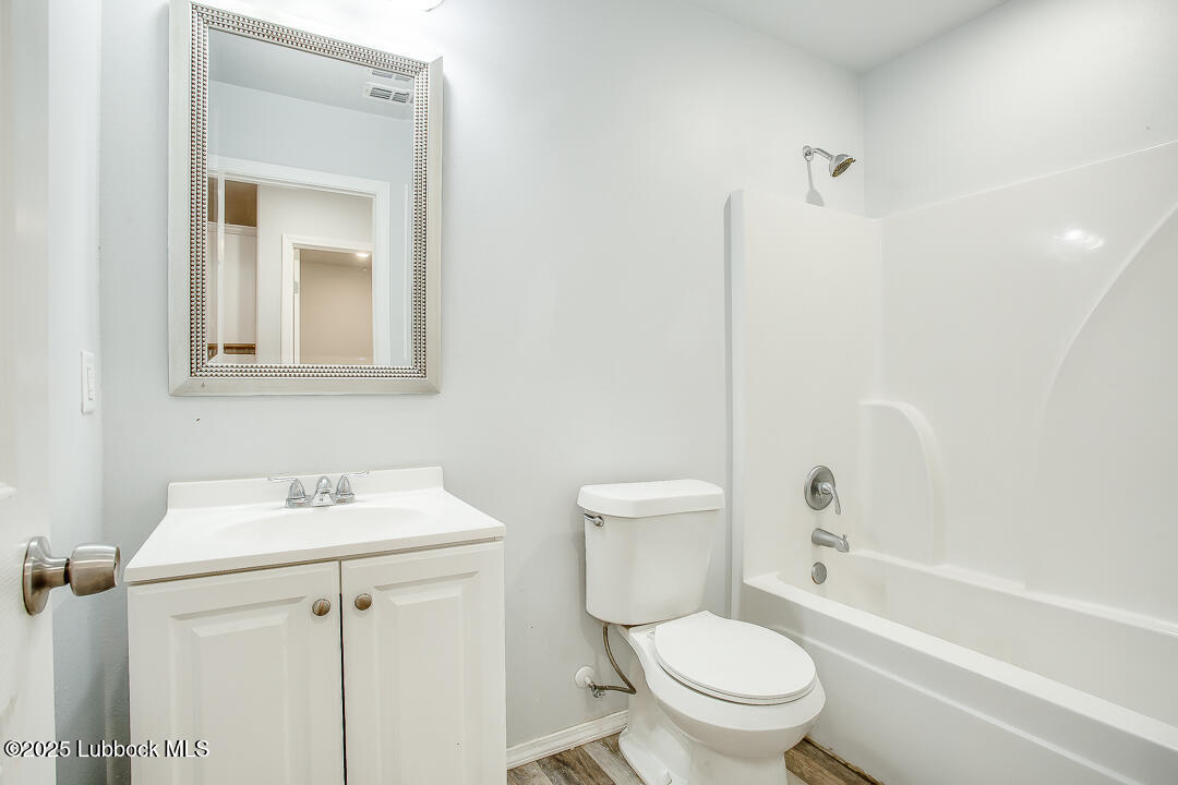 5514 Jarvis Street Property Photo 15