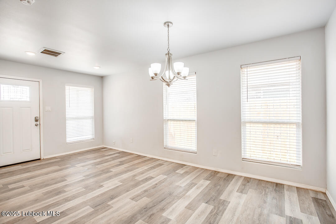 5516 Jarvis Street Property Photo 4