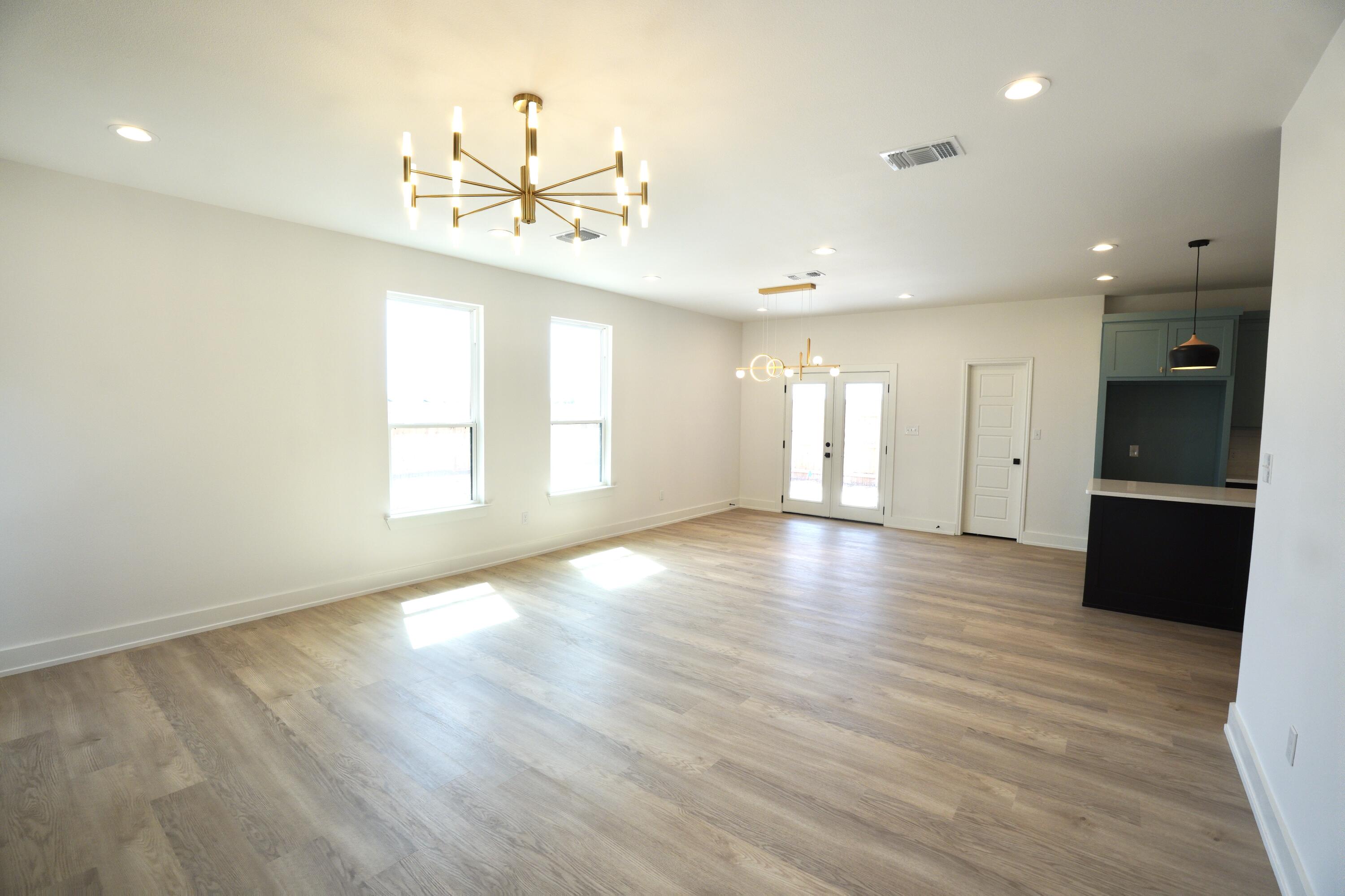 7019 18th Place Property Photo 1