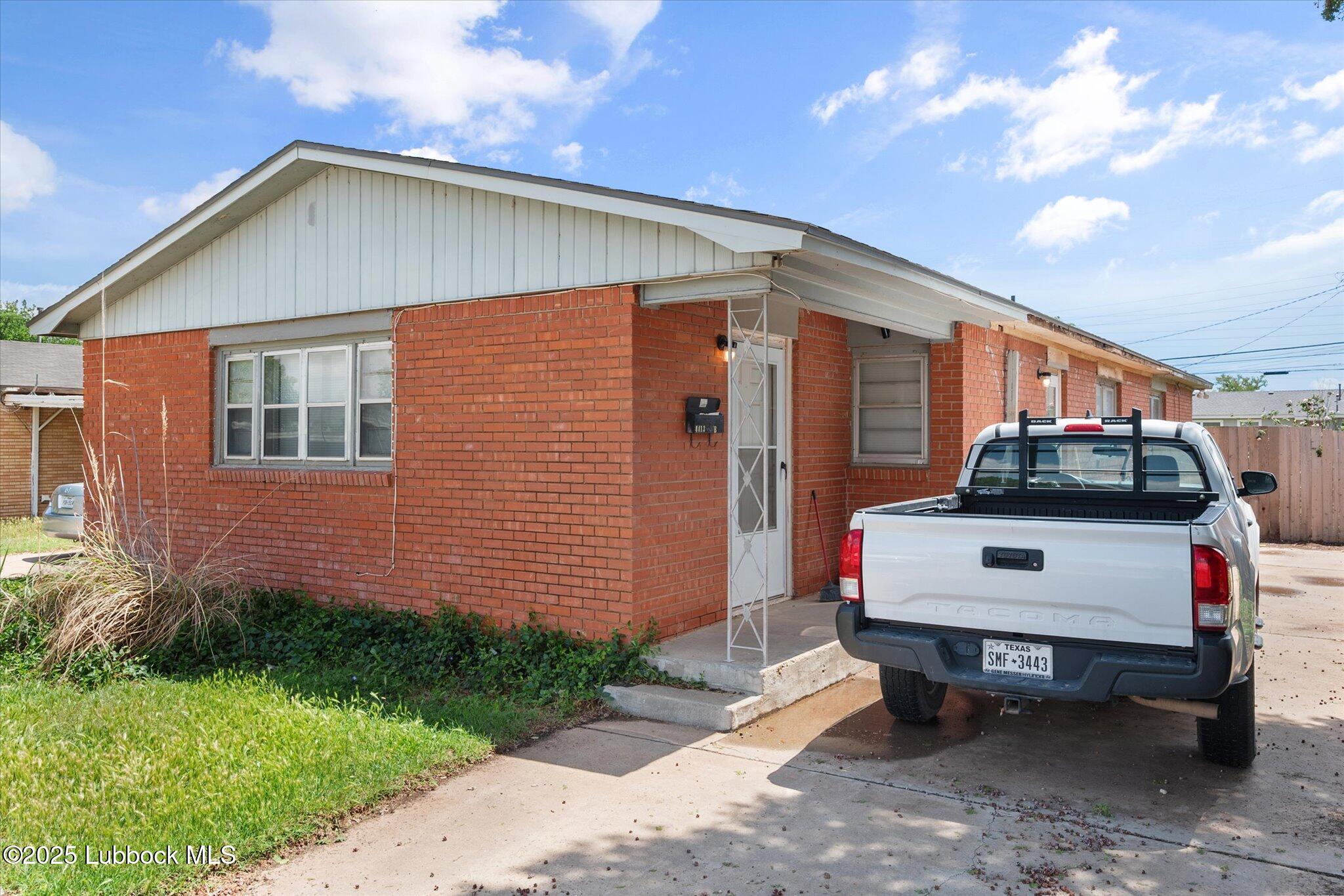 Duplex Package - 4419 31st Street Property Photo 6