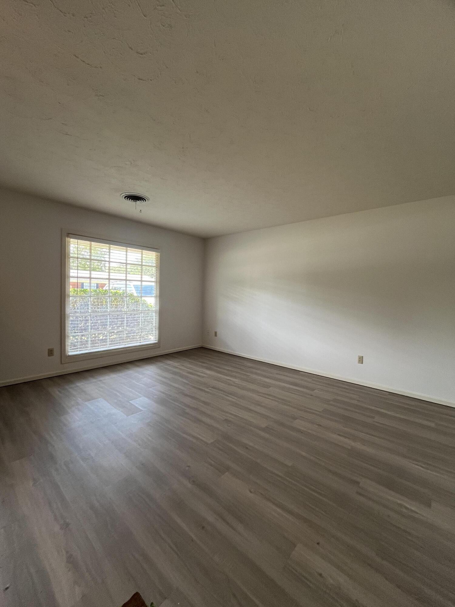 3614 56th Street Property Photo 4