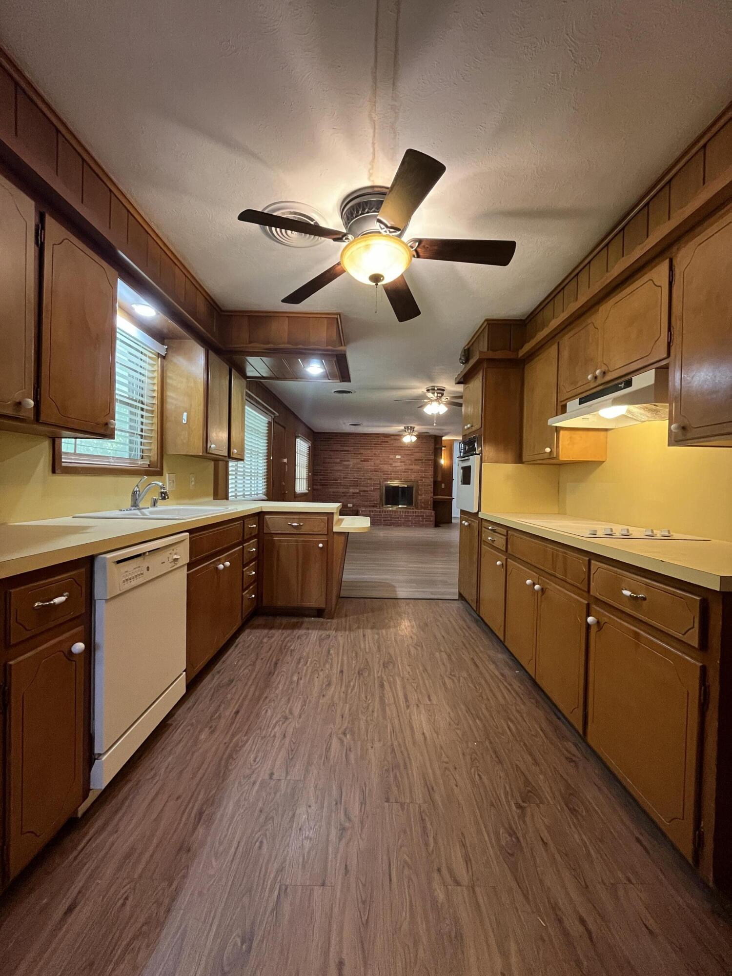 3614 56th Street Property Photo 10
