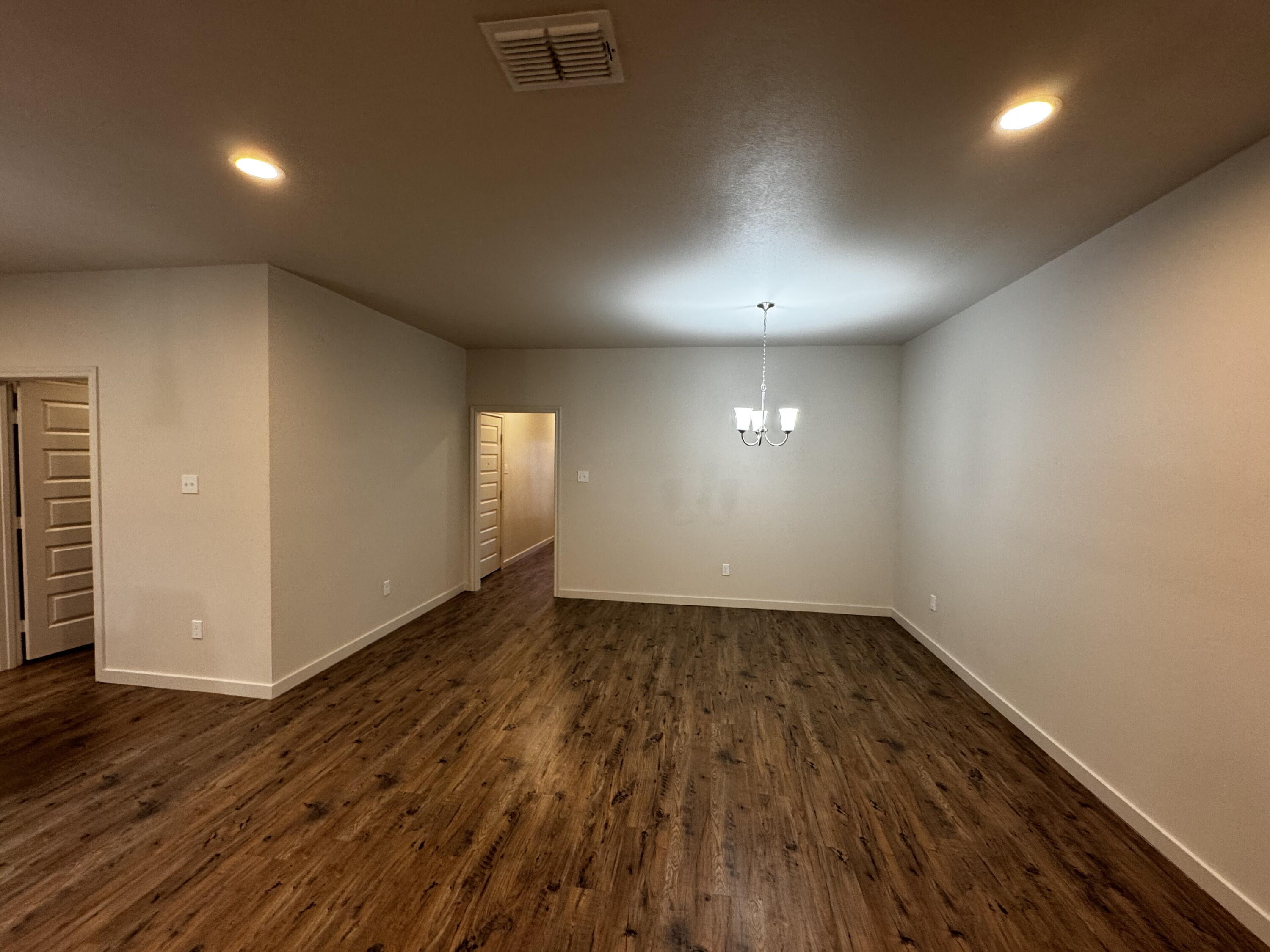 2613 135th Street Property Photo 3
