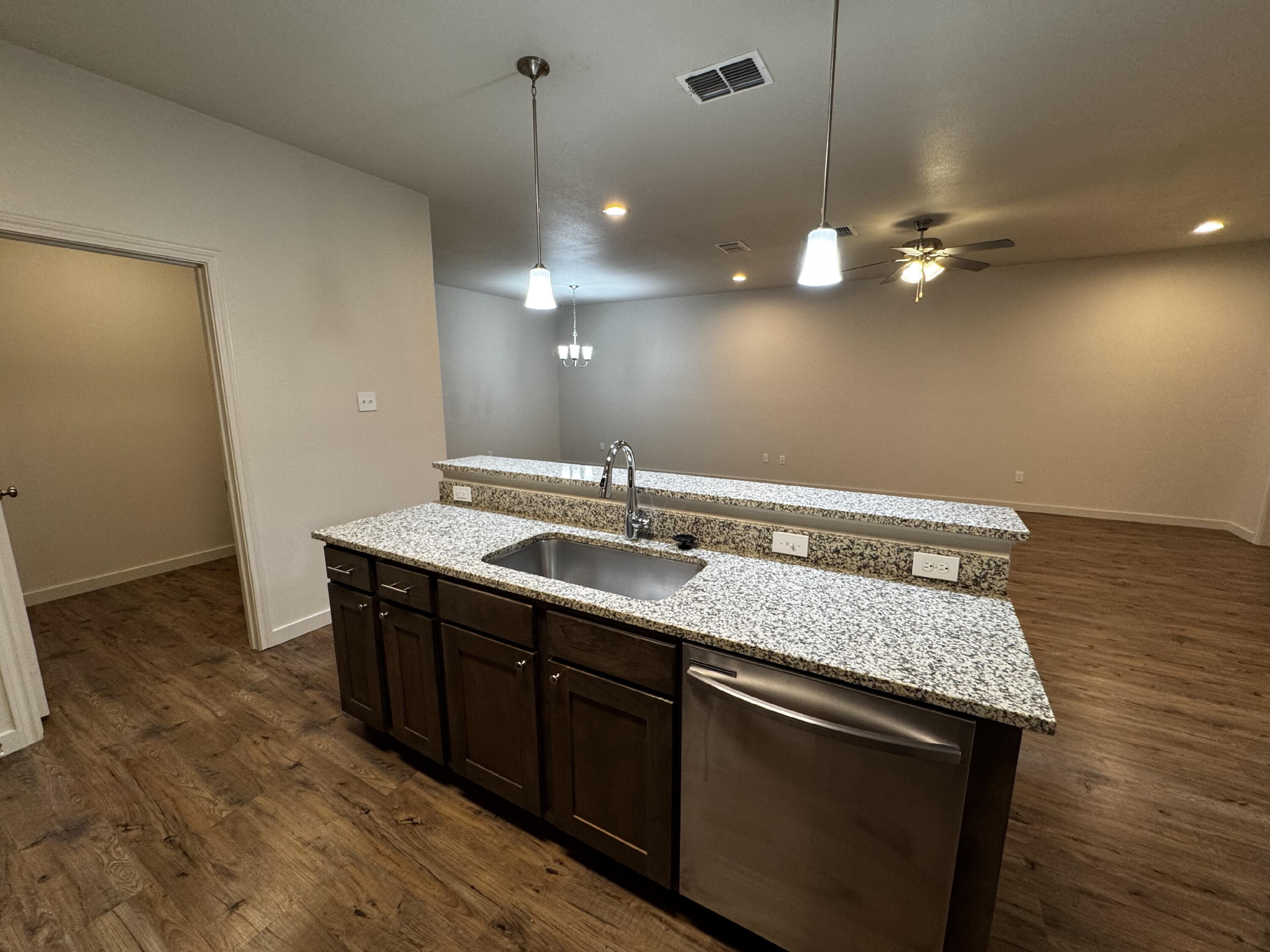 2613 135th Street Property Photo 6