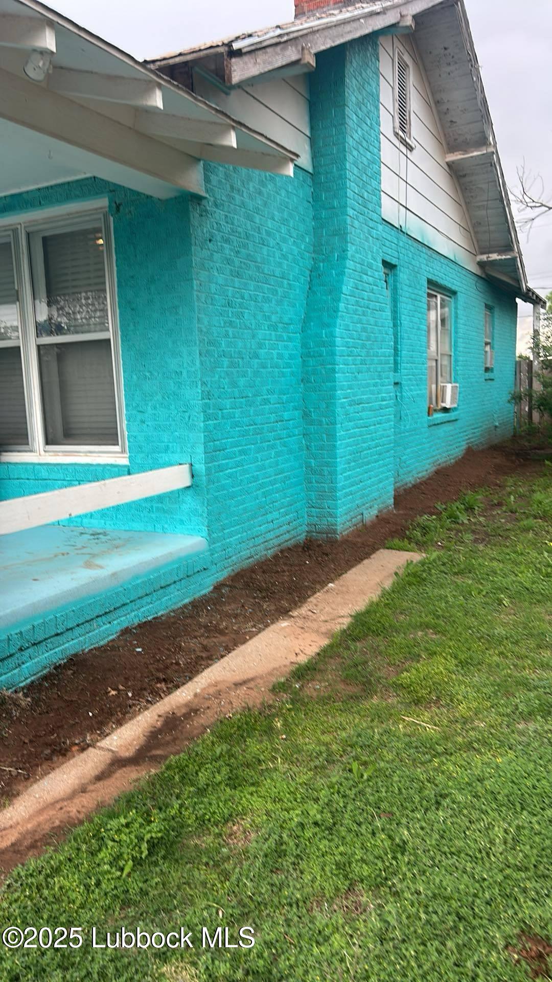 511 Trumbull Avenue Property Photo 4