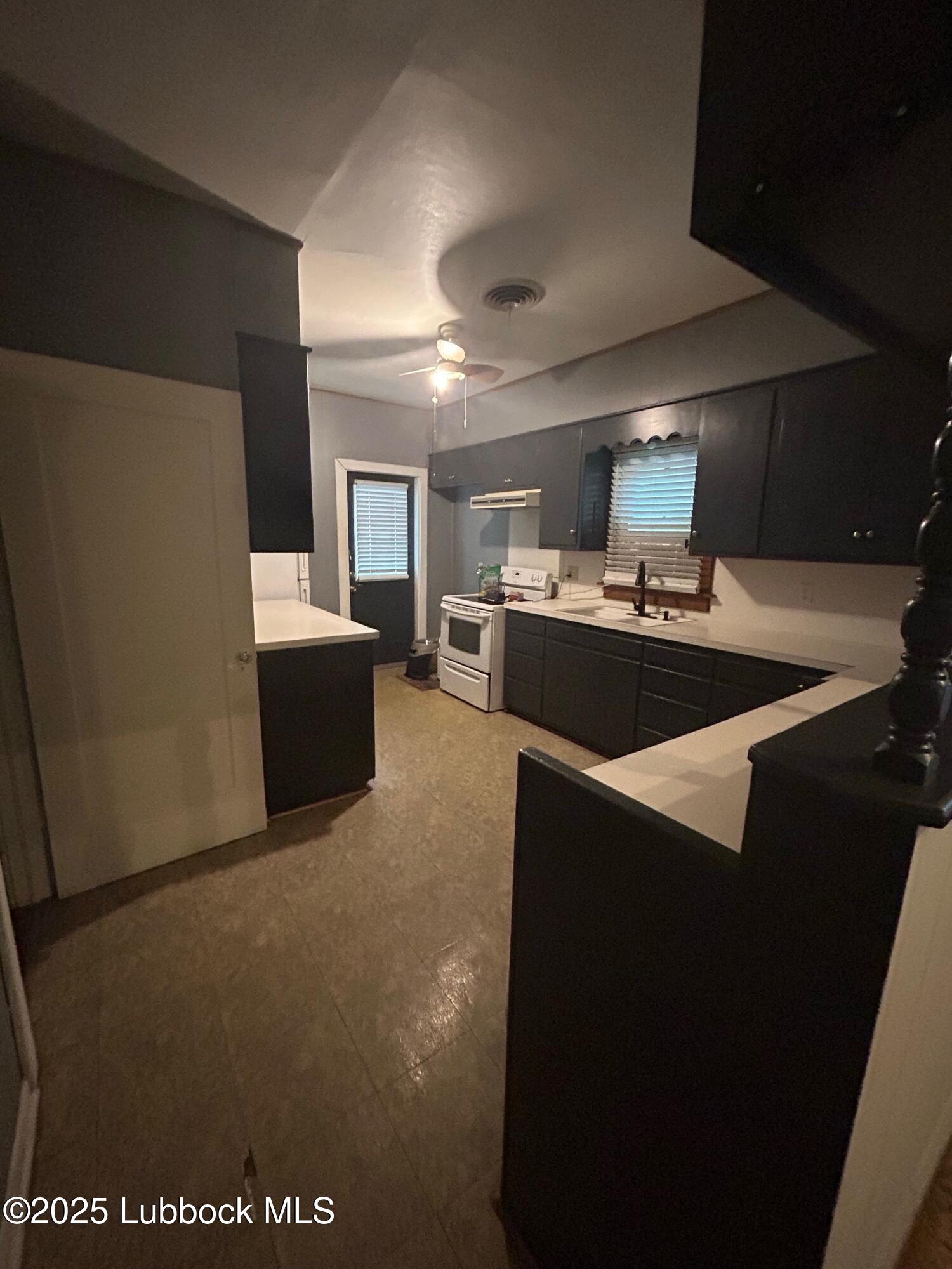 511 Trumbull Avenue Property Photo 14