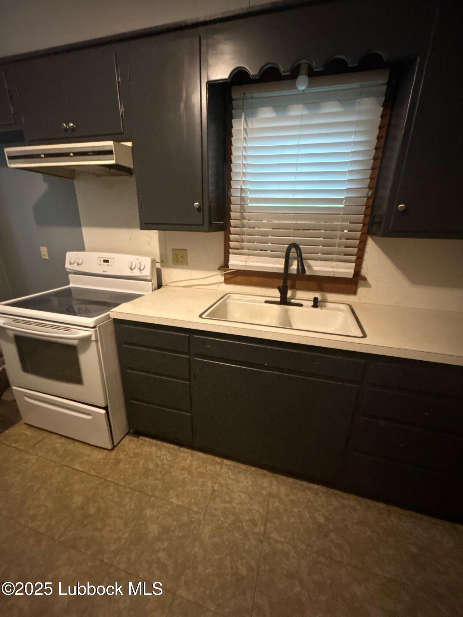 511 Trumbull Avenue Property Photo 17