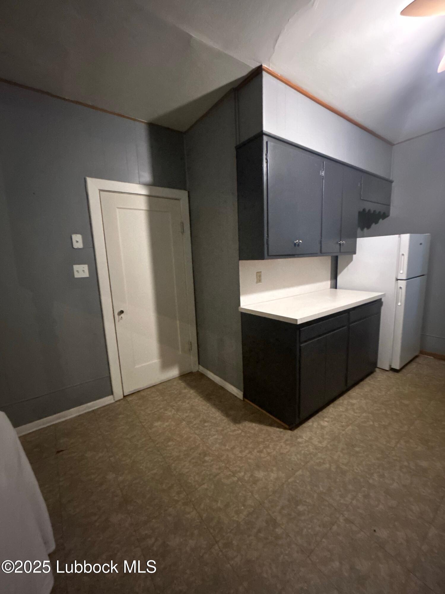 511 Trumbull Avenue Property Photo 21