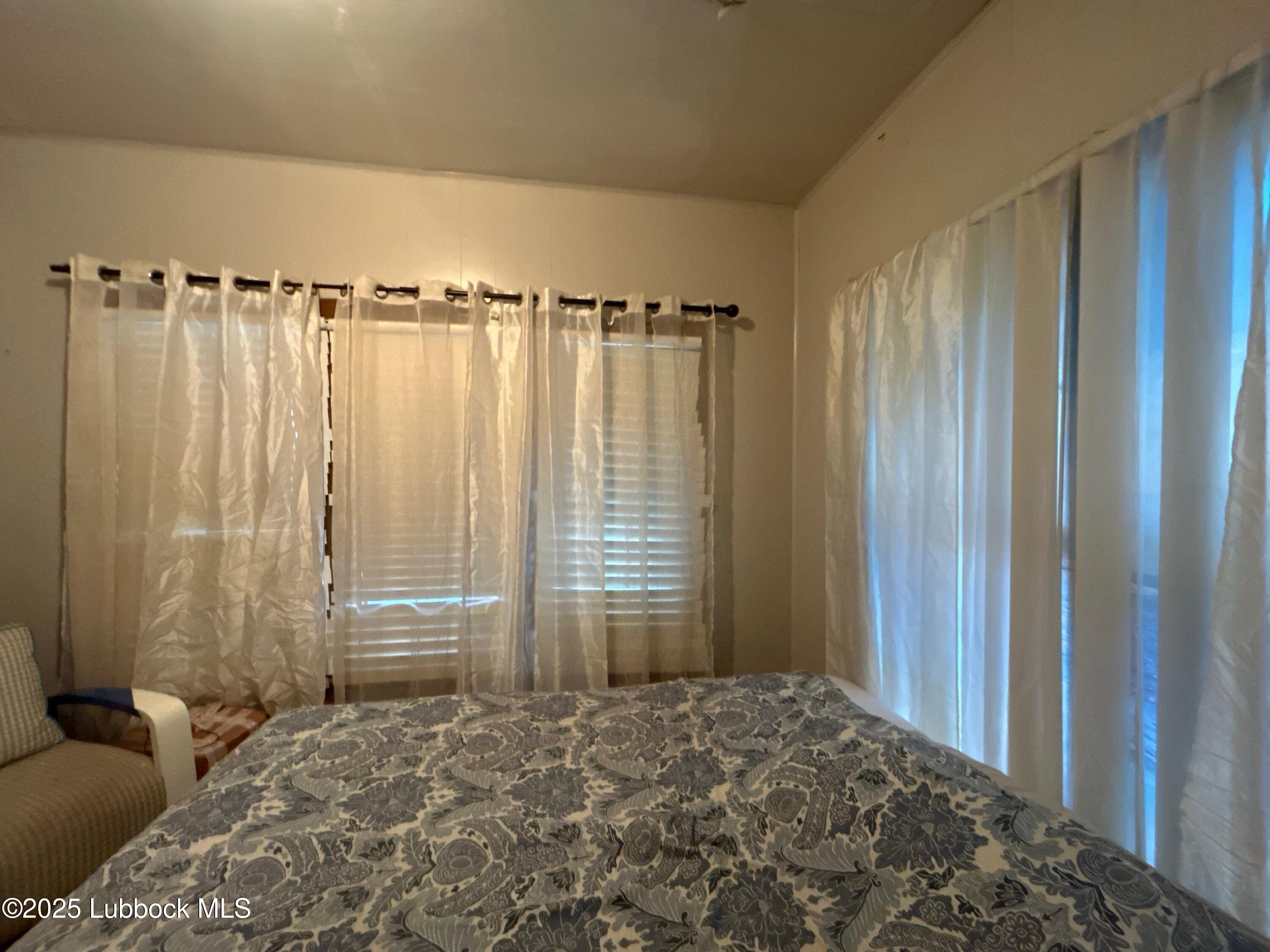 511 Trumbull Avenue Property Photo 28