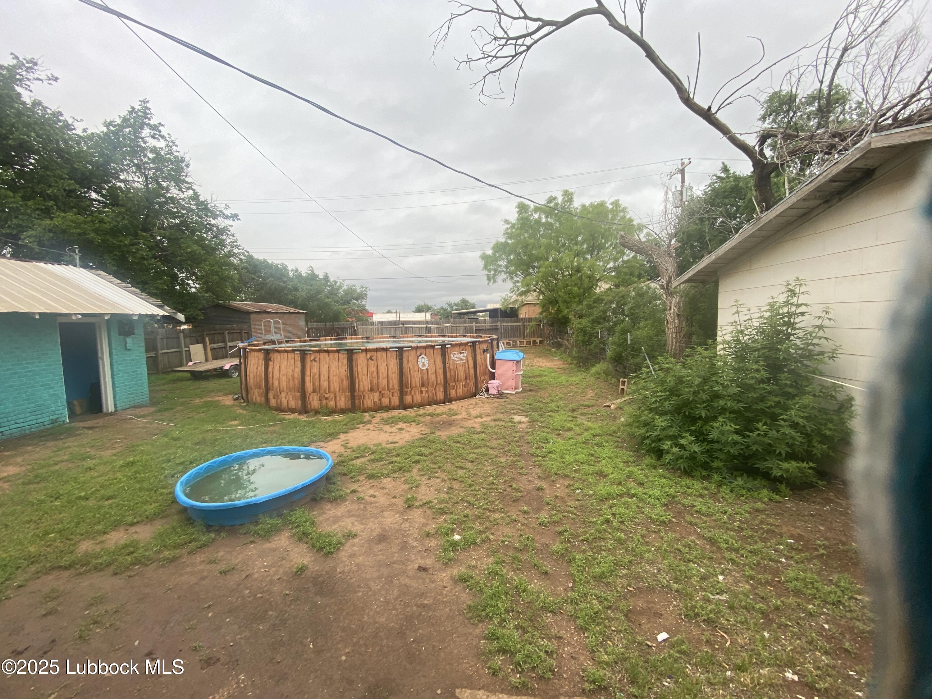 511 Trumbull Avenue Property Photo 33