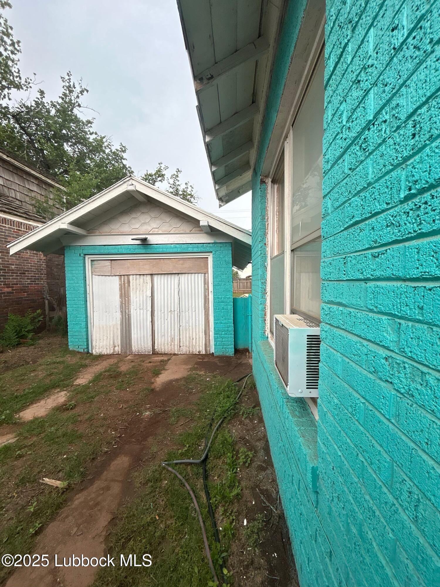 511 Trumbull Avenue Property Photo 35