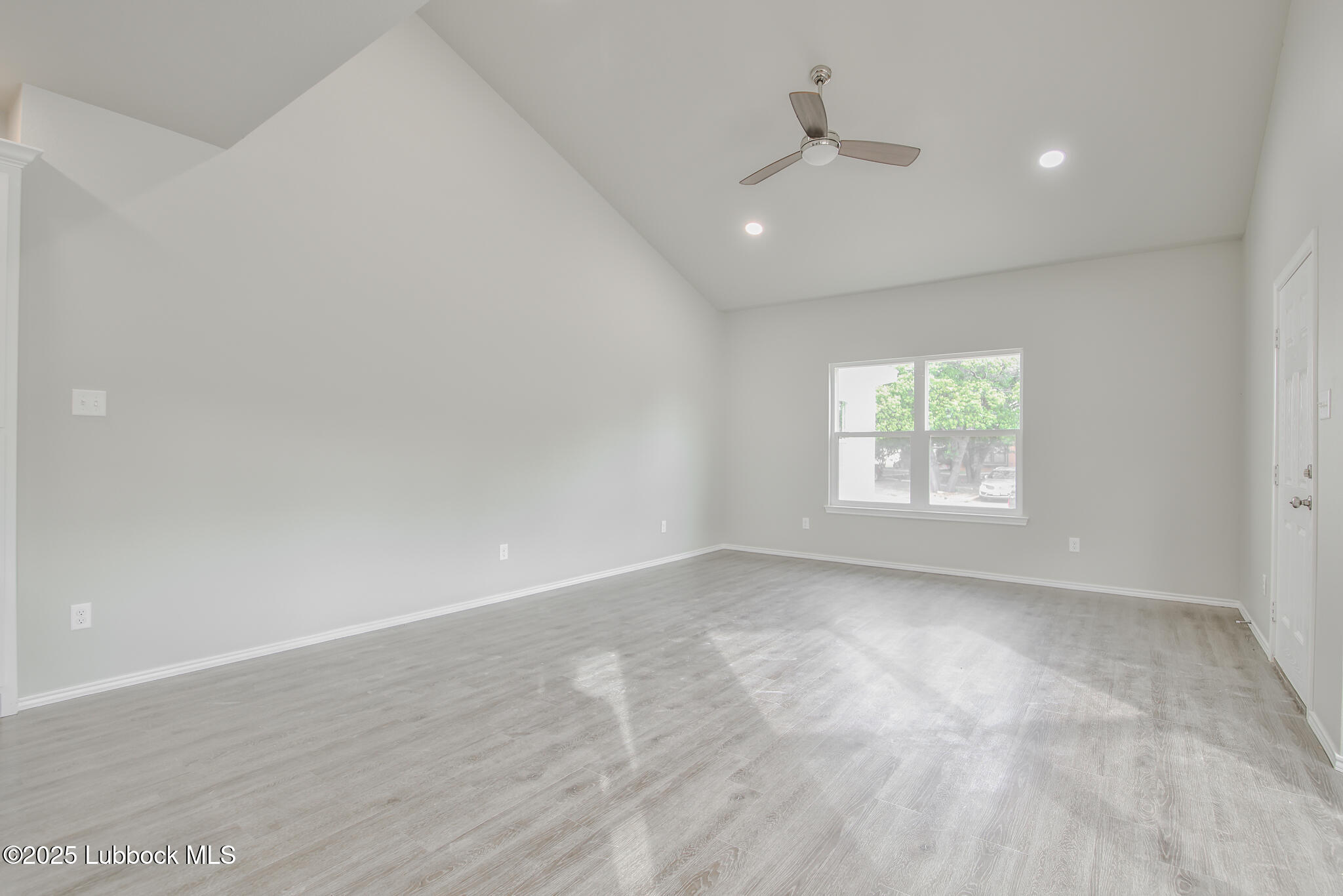 3119-3121 74th Street Property Photo 7