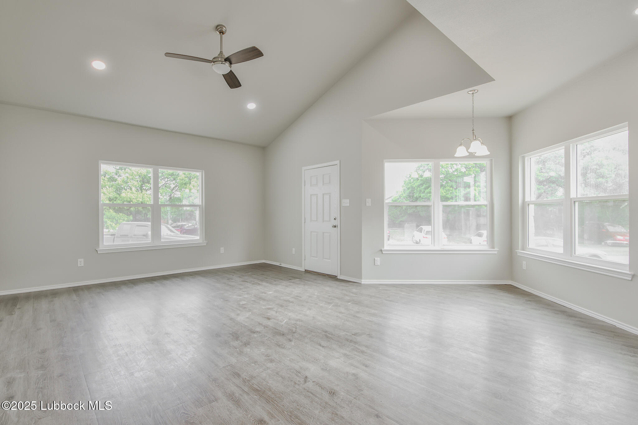 3119-3121 74th Street Property Photo 8