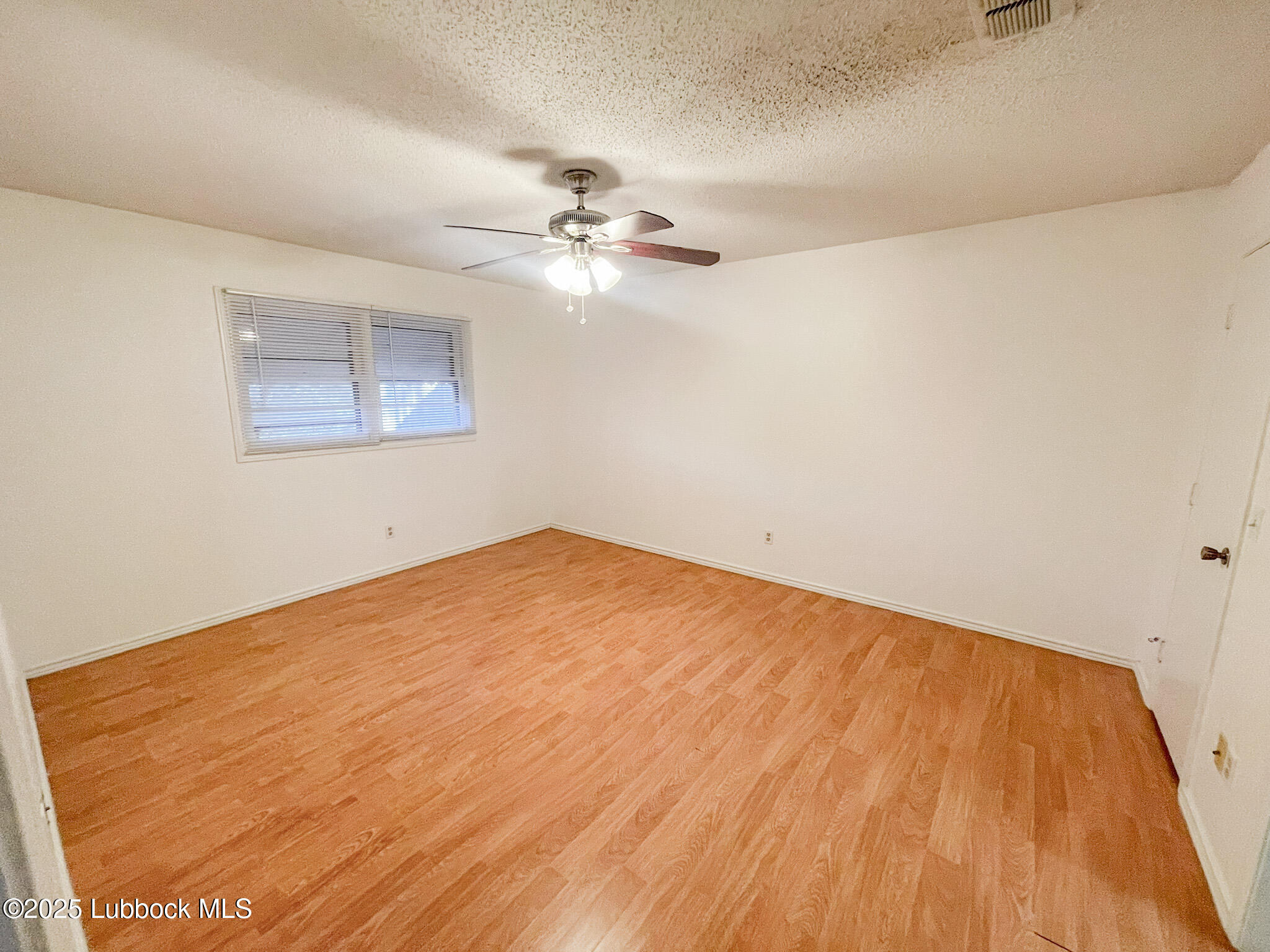7002 Hartford Avenue Property Photo 10